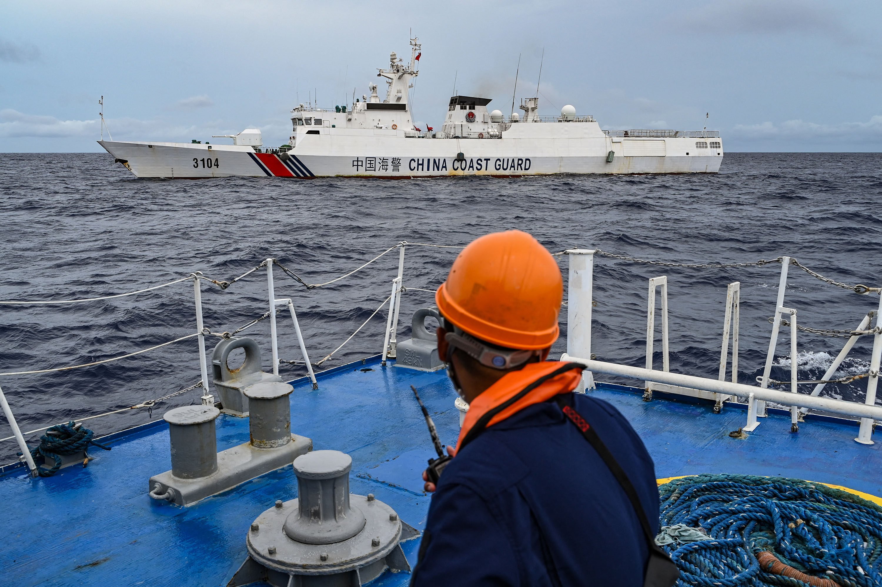 A Chinese coastguard ship is seen from a Philippine vessel during a resupply mission to Sabina Shoal in the South China Sea on August 26. Photo: AFP/Getty Images/TNS