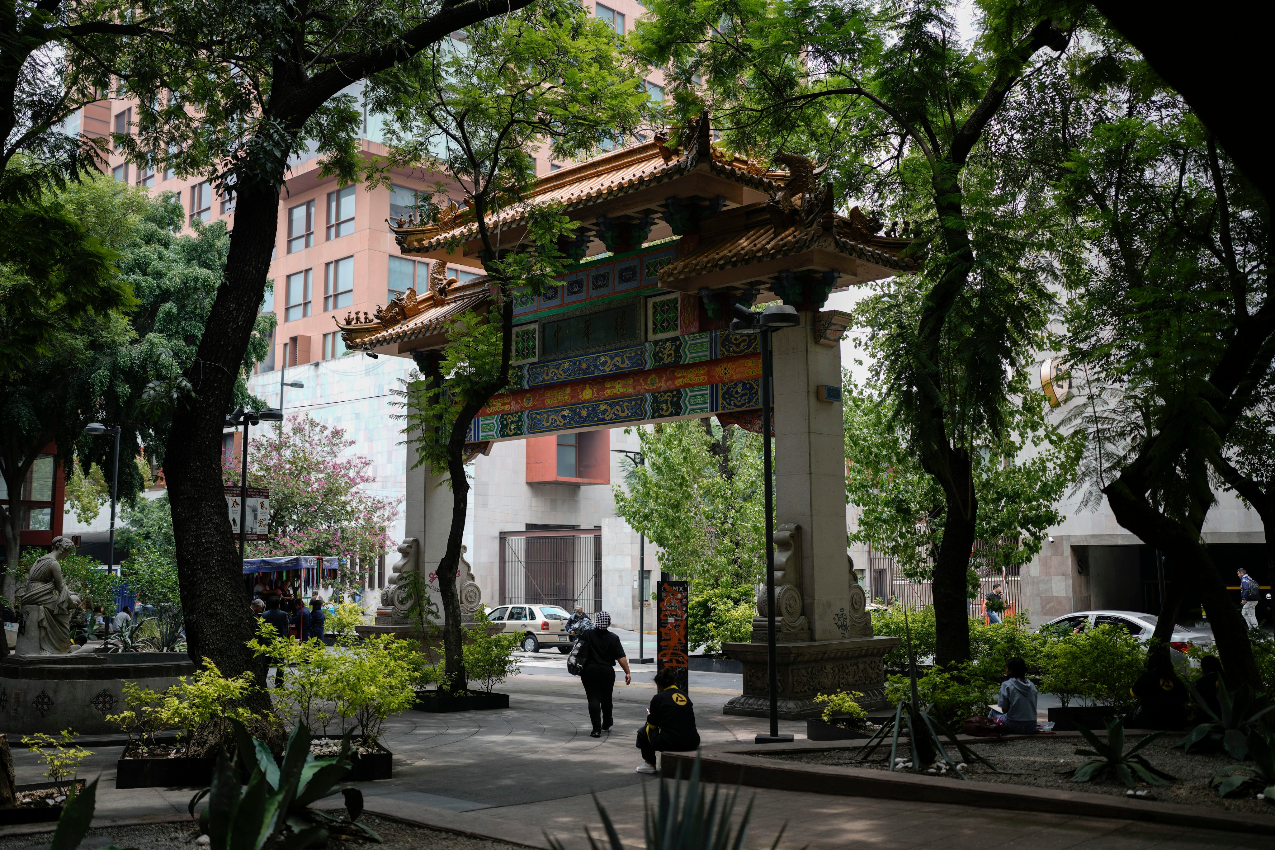 An arch donated by the Chinese government adorns the Degollado Plaza in Mexico City. Photo: AP