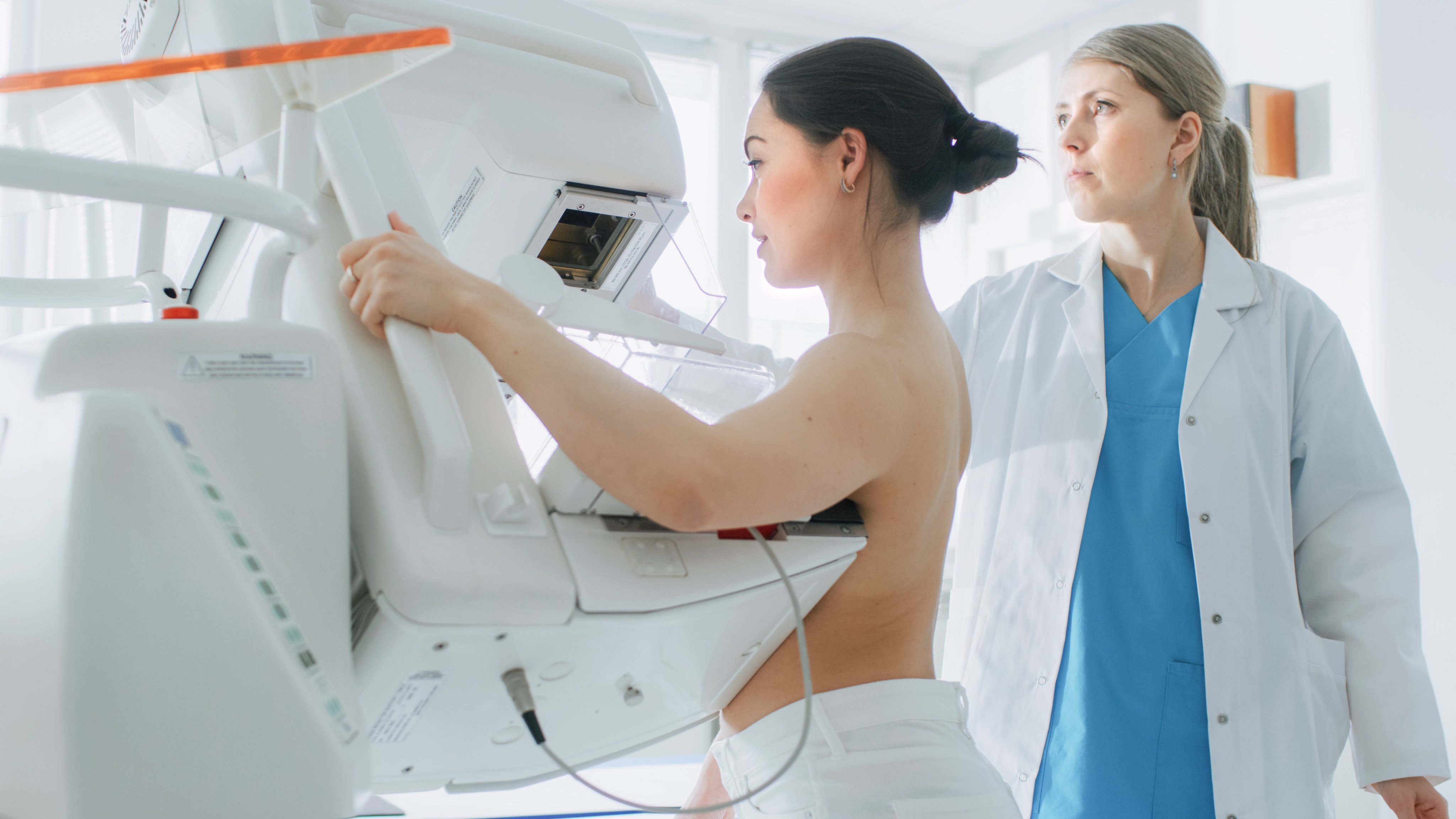 A woman has a mammogram screening, checking her for breast cancer. Photo: Shutterstock