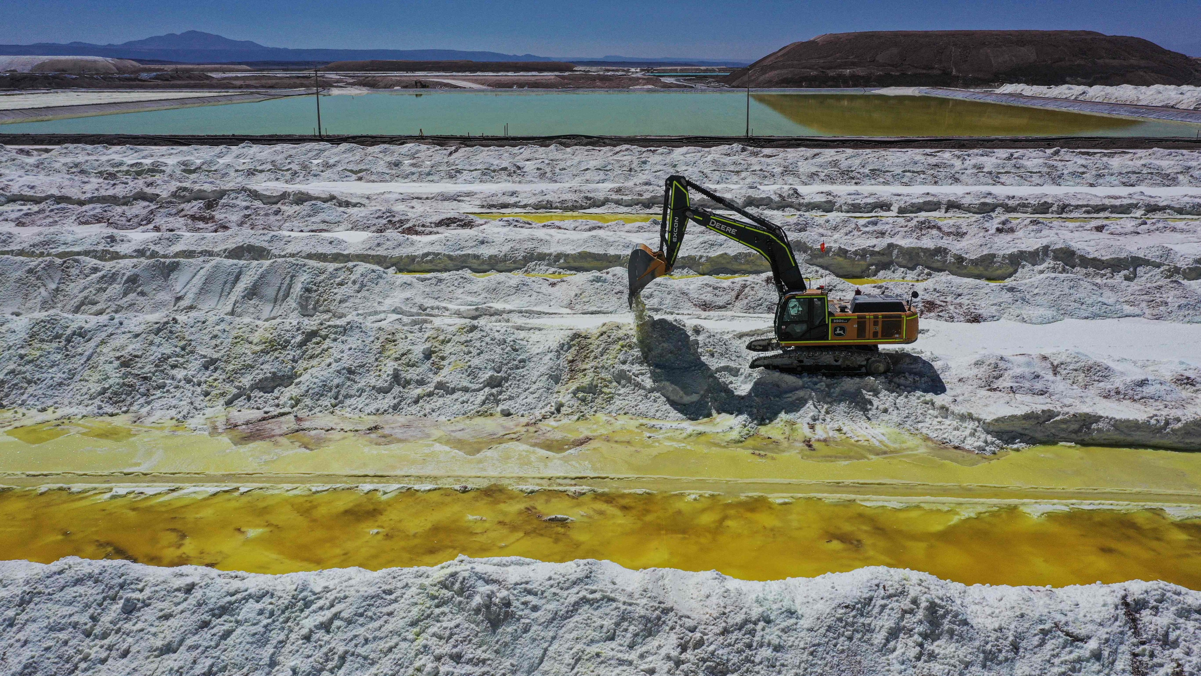 Aerial view of brine ponds and processing areas of the lithium mine of the Chilean company SQM in the Atacama Desert, Calama, Chile. Photo: AFP