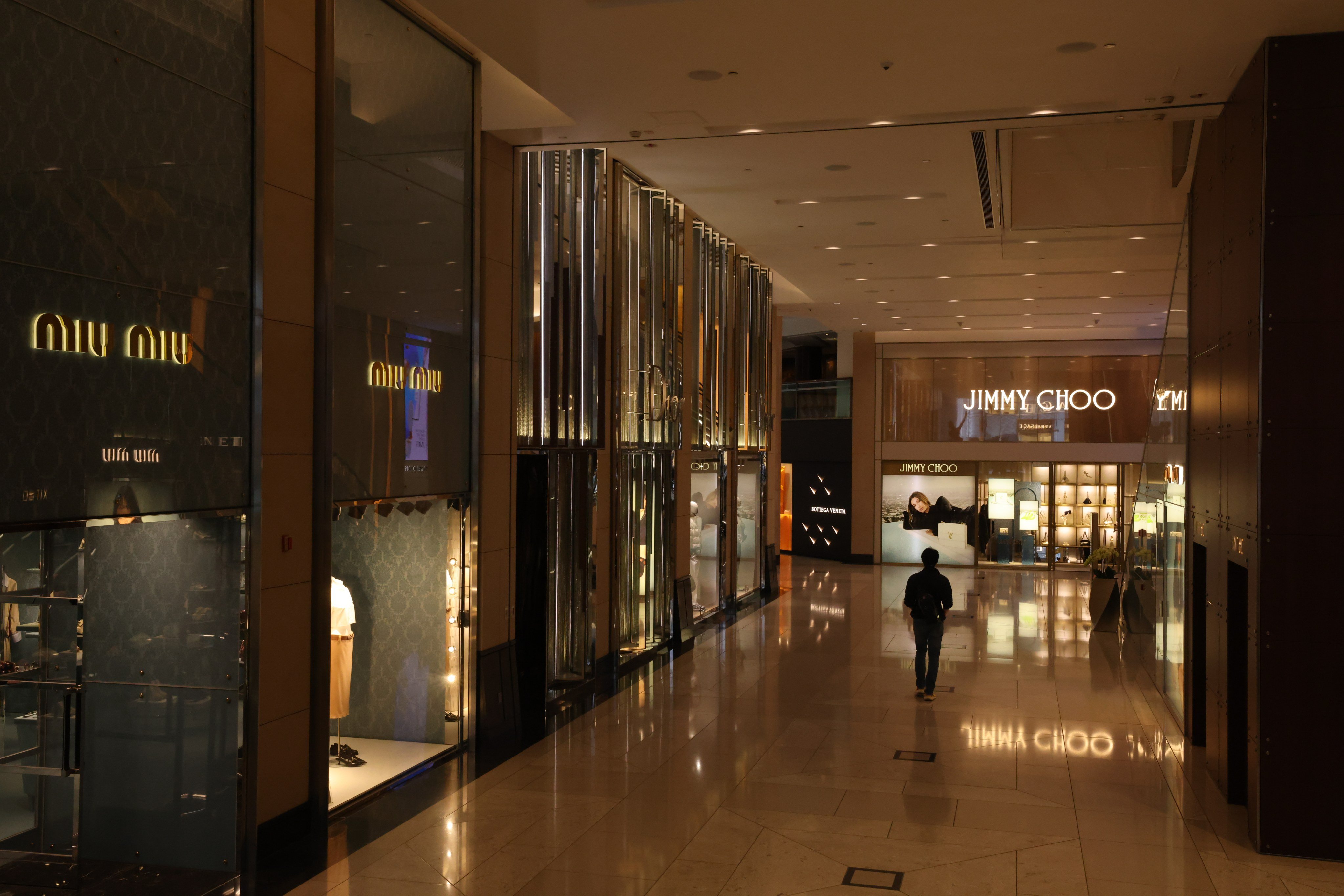 The Landmark shopping centre in Central is almost empty on February 12, 2022. Photo: Nora Tam