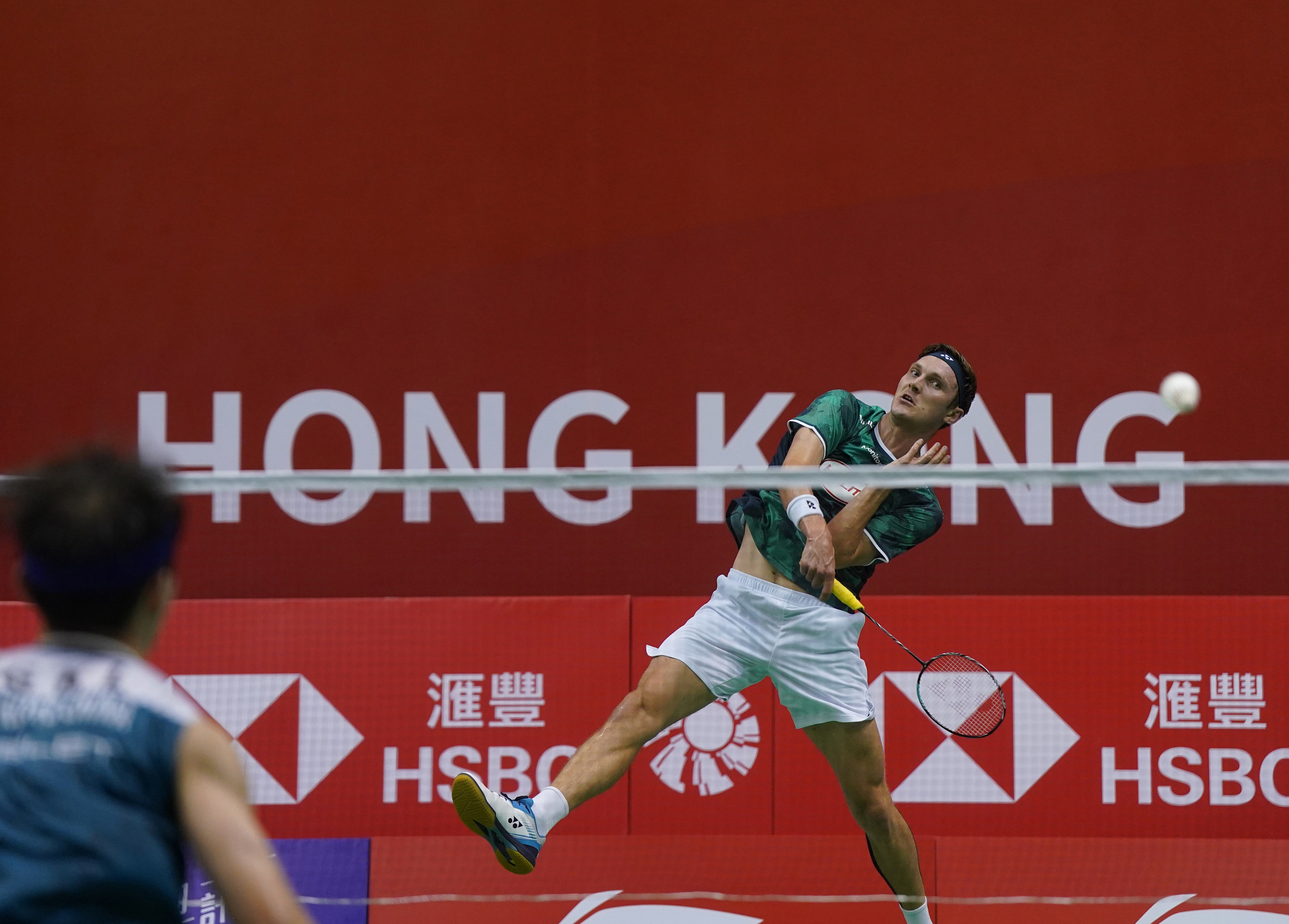 Viktor Axelsen aims a forehand smash past Angus Ng in the men’s singles round of 32 at the Hong Kong Open. Photo: Elson Li