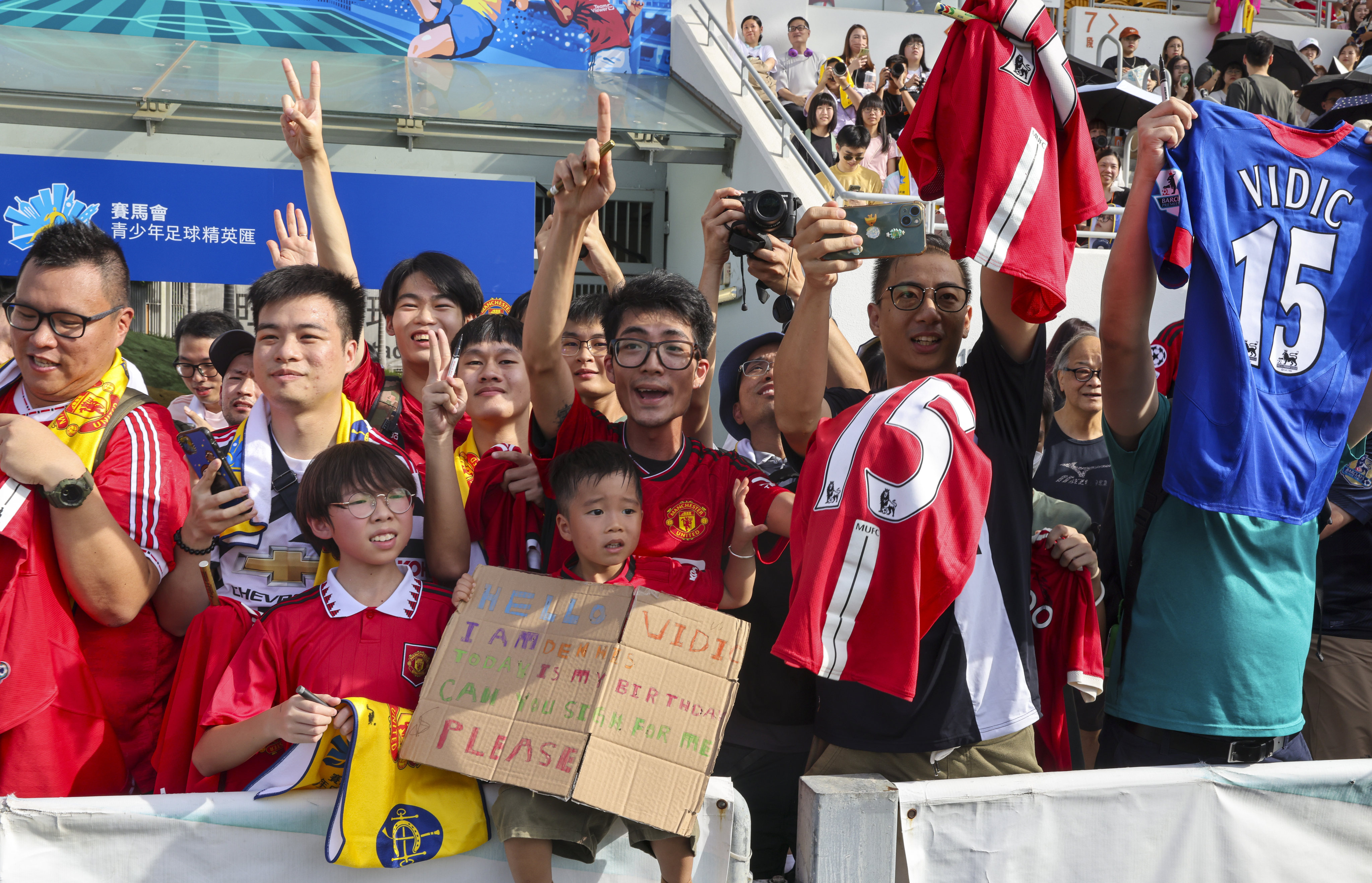 Europe’s biggest football clubs have a huge following in Hong Kong with supporters often waking up in the early hours to watch their teams. Photo: Yik Yeung-man