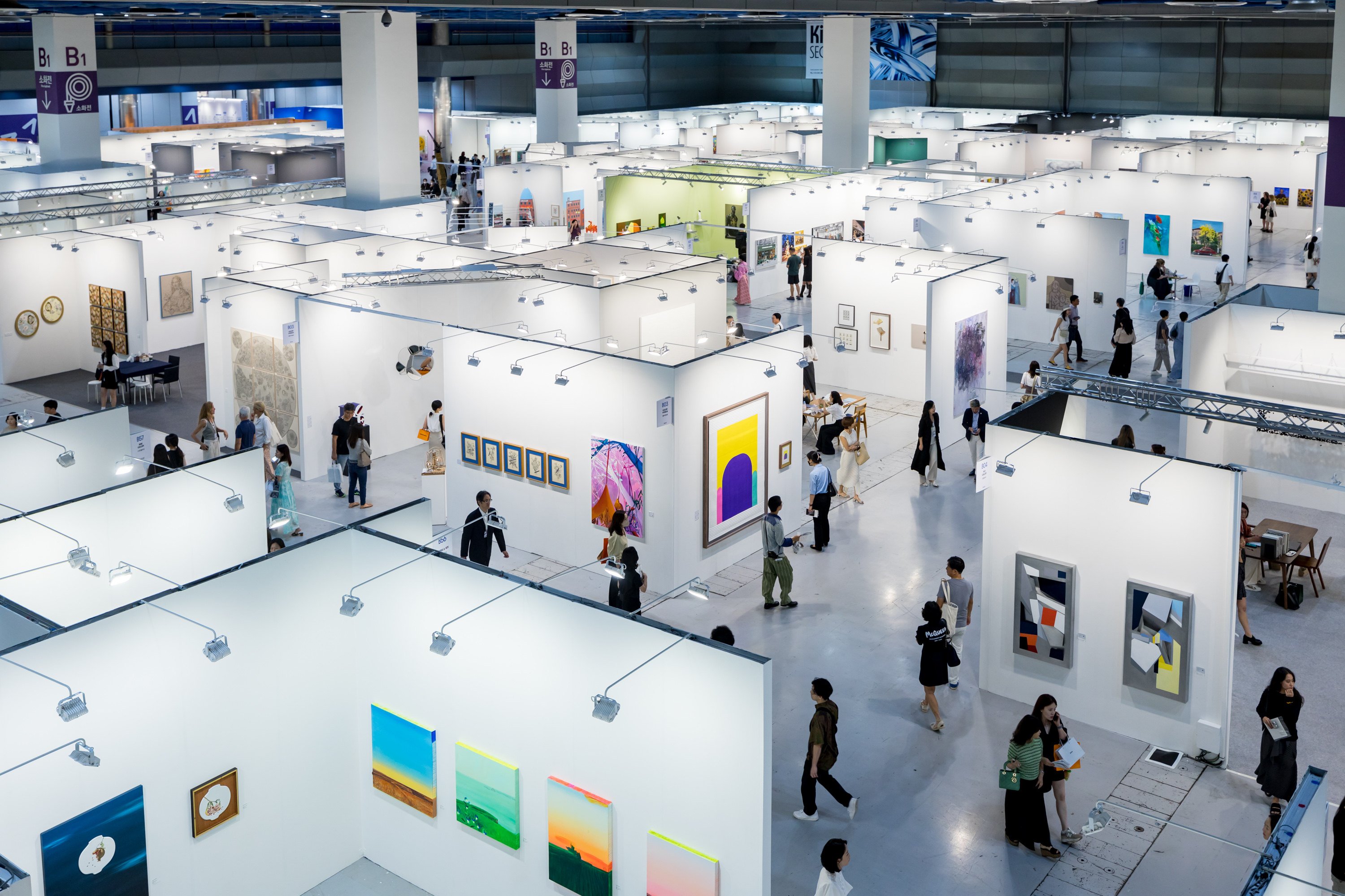 This year’s Kiaf Seoul art fair in South Korea was well-attended and visitors were enthusiastic, despite the art market downturn. Photo: Kiaf Operating Committee