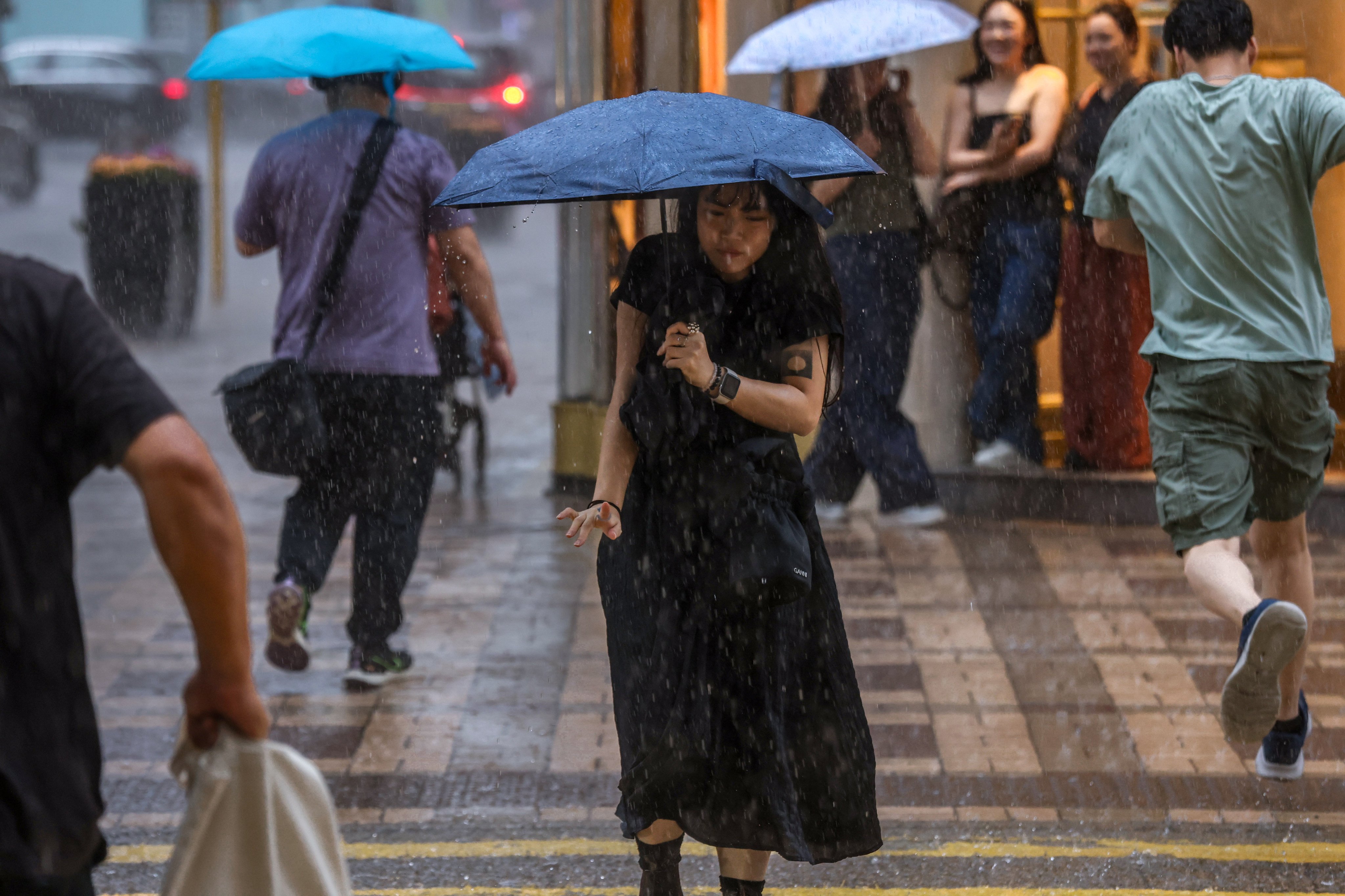 Heavy rain hit parts of Hong Kong on Saturday afternoon. Photo: Jonathan Wong