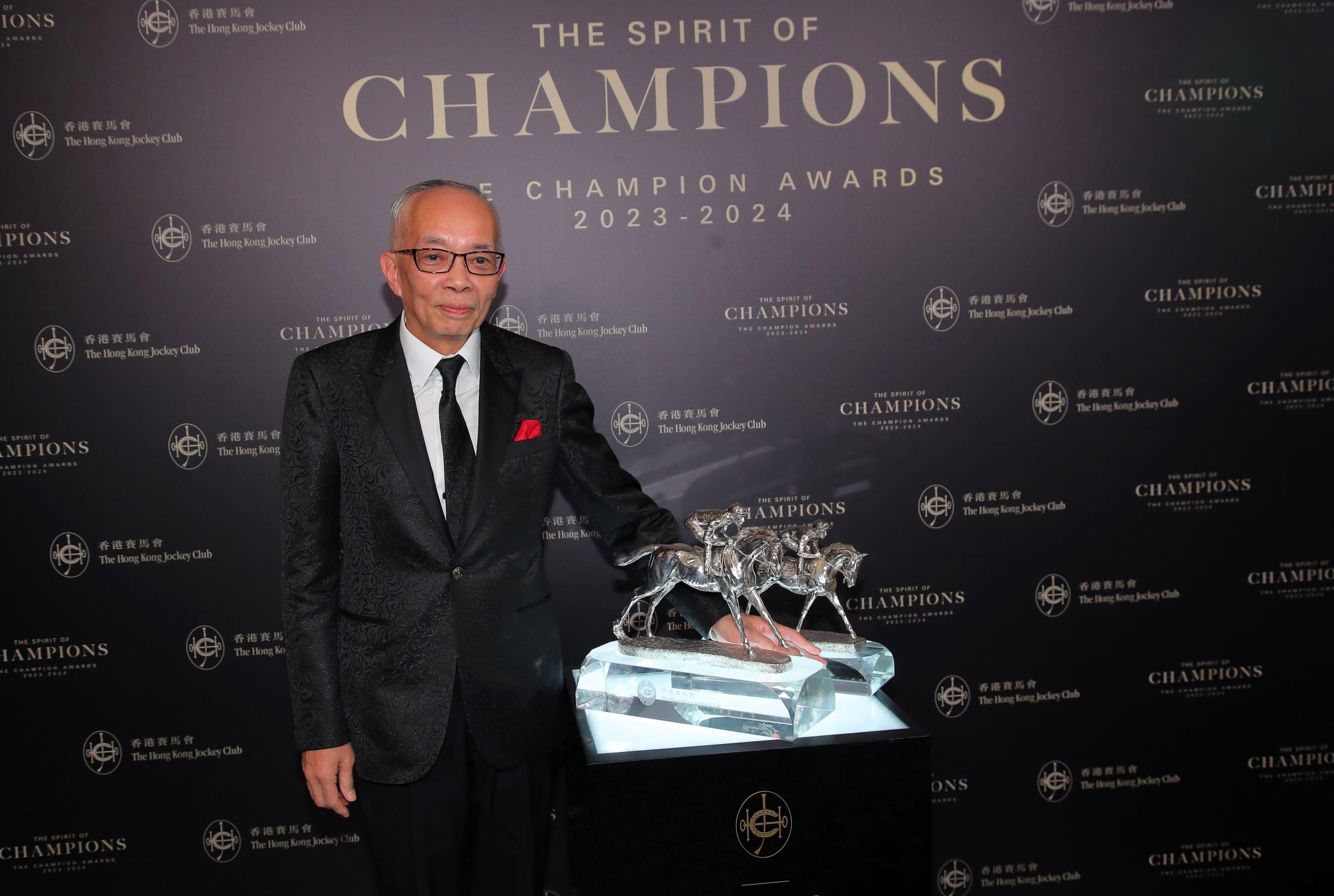 Owner Peter Lau collects Romantic Warrior’s Horse of the Year spoils at the end of last season. Photo: Kenneth Chan