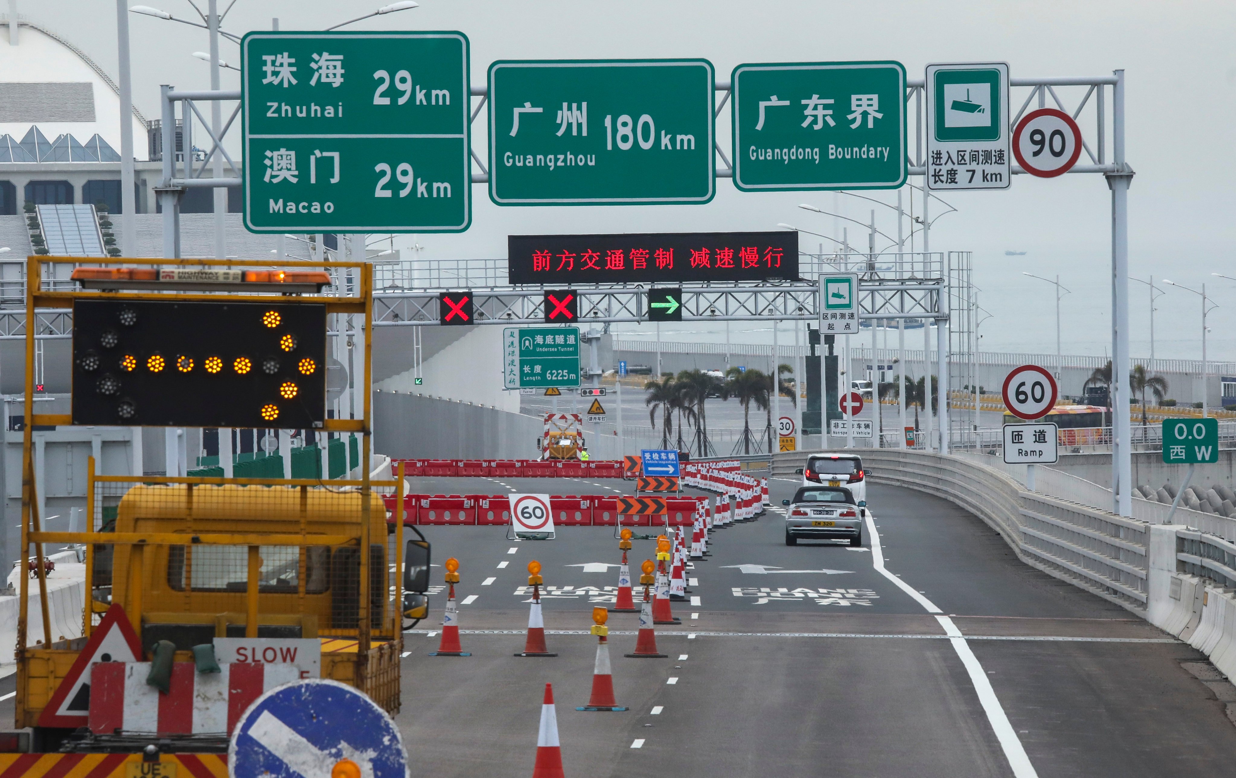 Hong Kong residents have been allowed to drive to neighbouring Guangdong province with a temporary licence since July last year. Photo: Dickson Lee