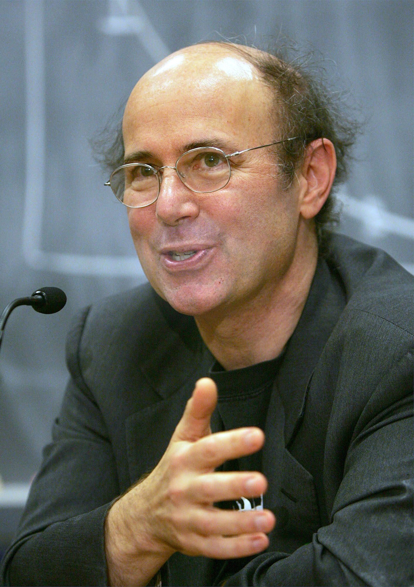 Frank Wilczek, a 2004 Nobel Prize winner in Physics, speaks during a news conference at Massachusetts Institute of Technology in Cambridge, Massachusetts in October 2004. Photo: AP Photo