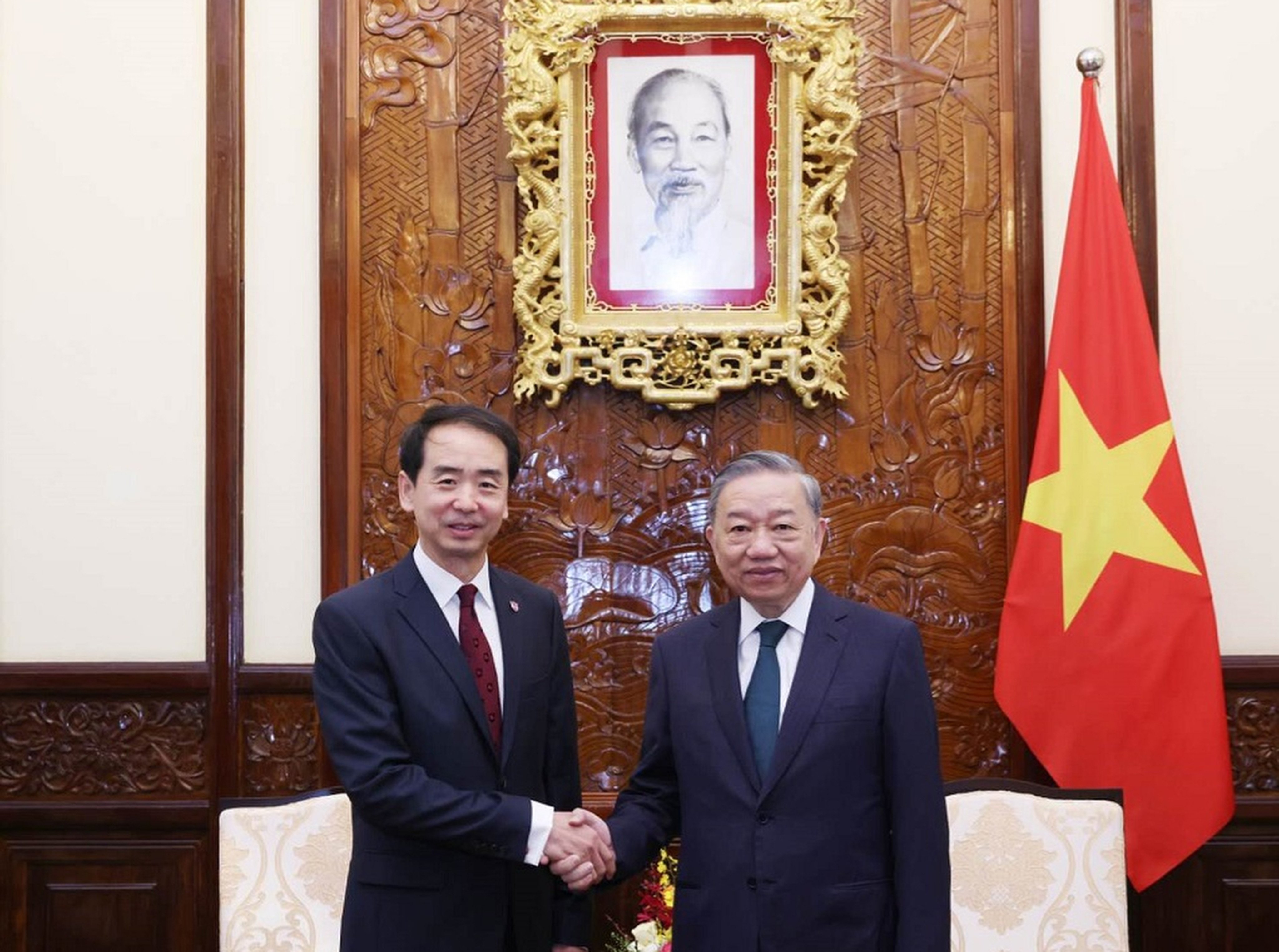 Vietnam’s top leader To Lam receives credentials from China’s newly named envoy He Wei on Tuesday. Photo: Embassy of The People’s Republic of China in Vietnam