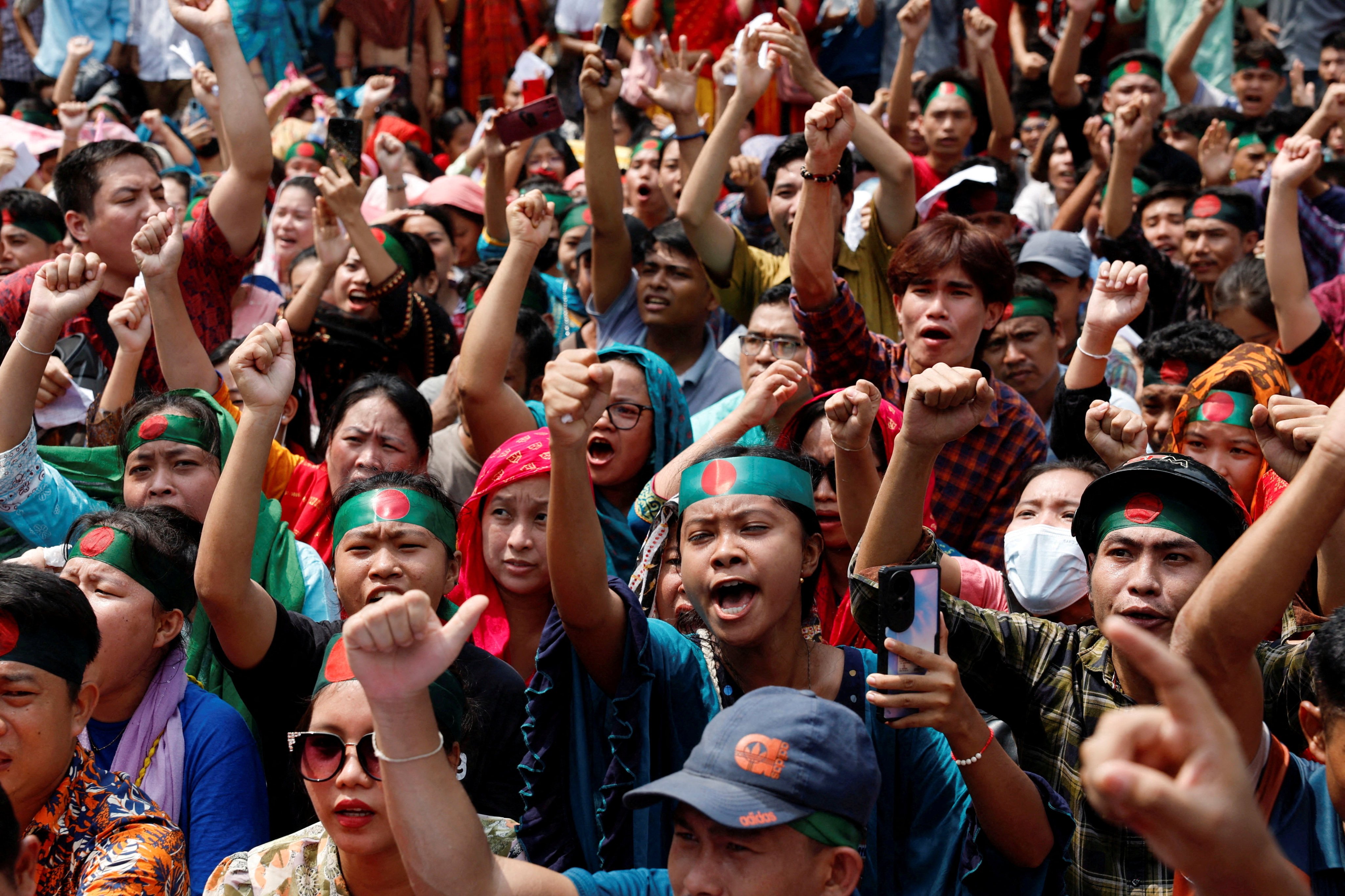 Bangladeshi indigenous people chant slogans as they protest demanding the withdrawal of the military from the Chittagong Hill Tracts (CHT), in Dhaka, Bangladesh. Photo: Reuters