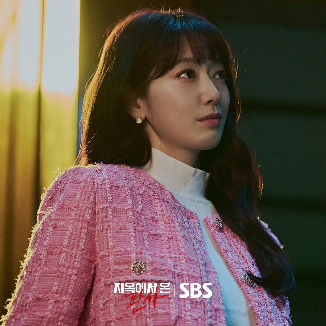 Park Shin-hye as Kang Bit-na in a still from The Judge from Hell, a Korean drama series streaming on Disney+.