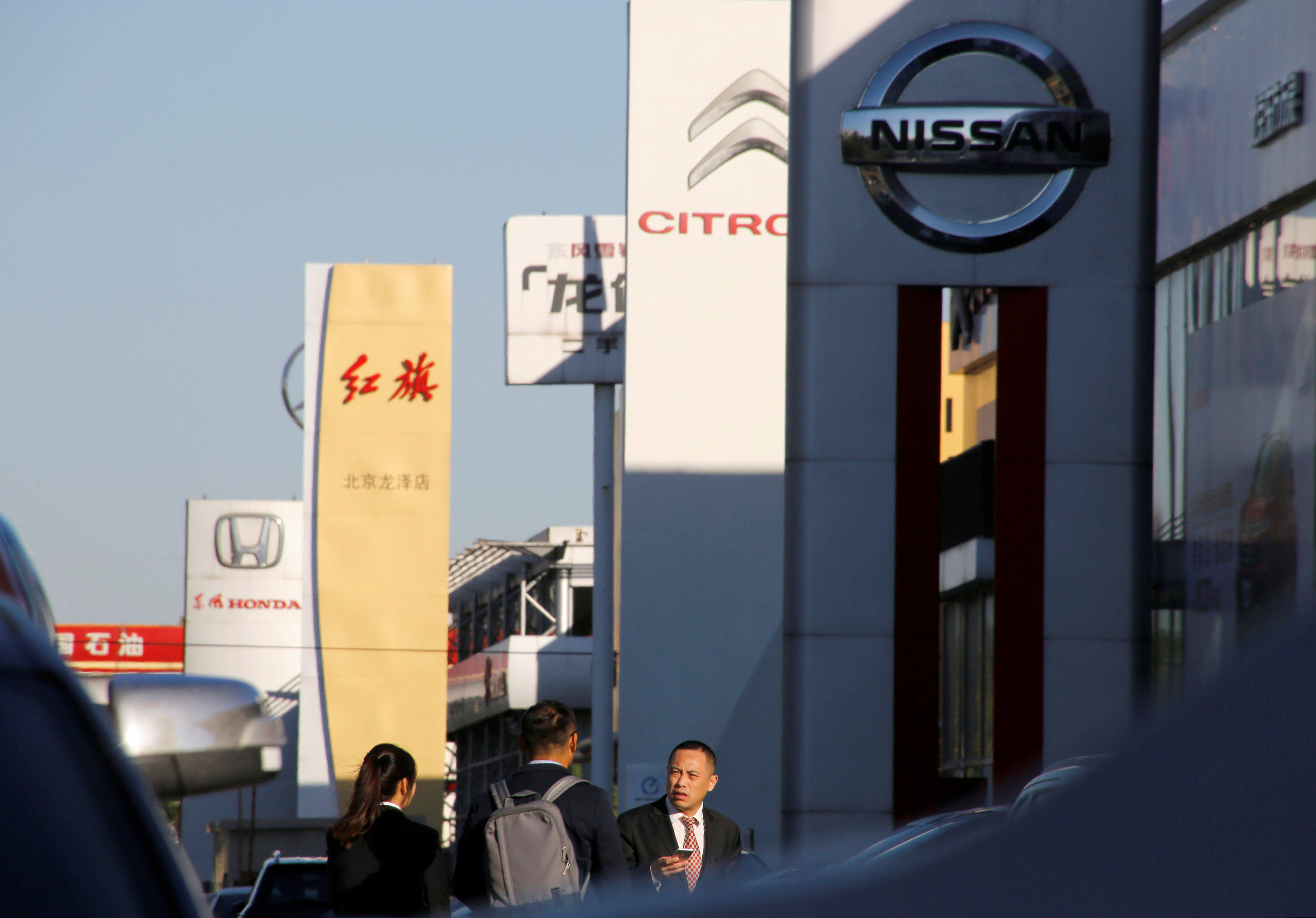 Mounting losses at car dealerships in China have made survival difficult for many in the industry. Photo: Reuters