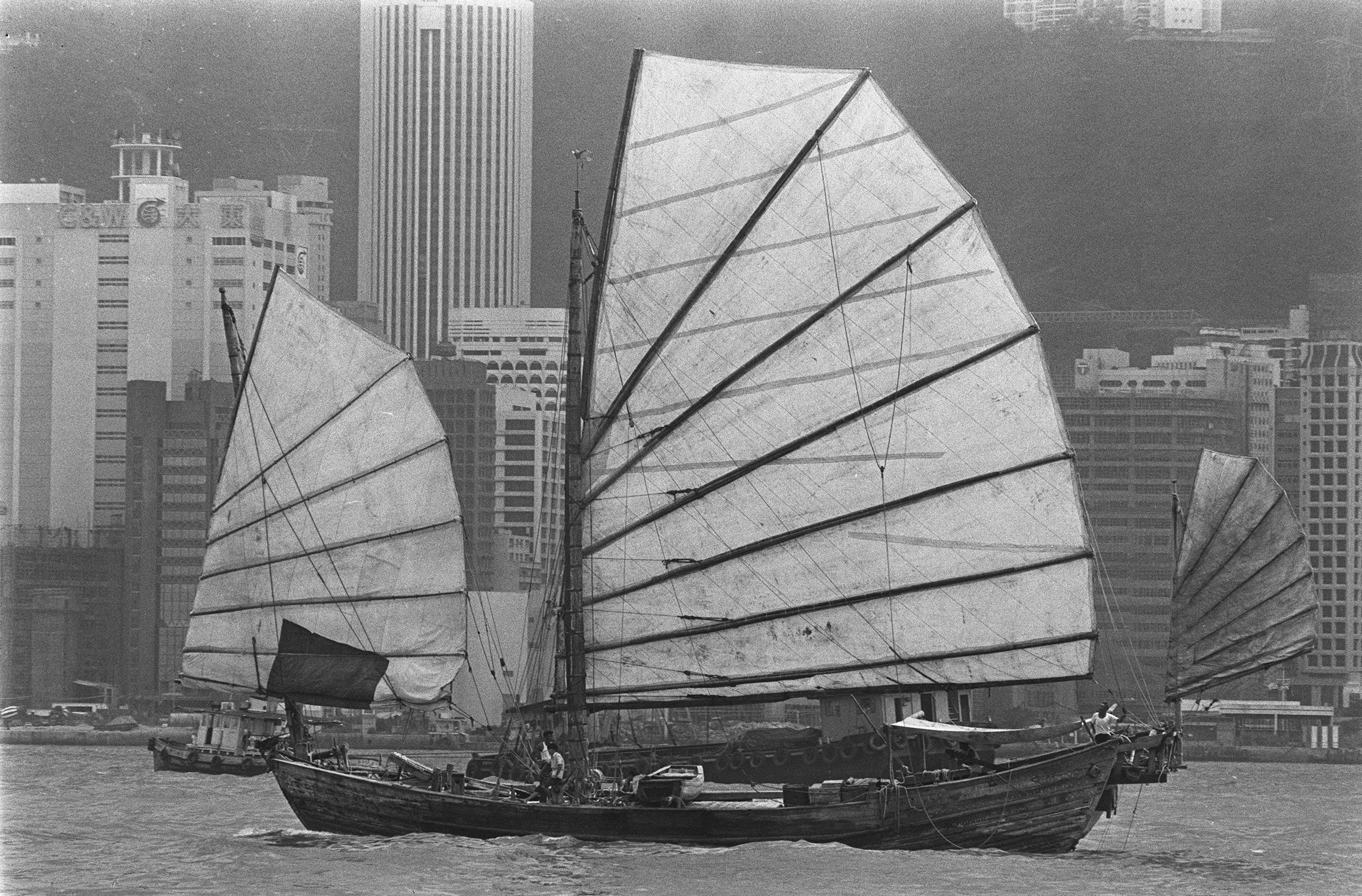 A traditional junk sailing in Hong Kong’s Victoria Harbour in 1984. Photo: SCMP