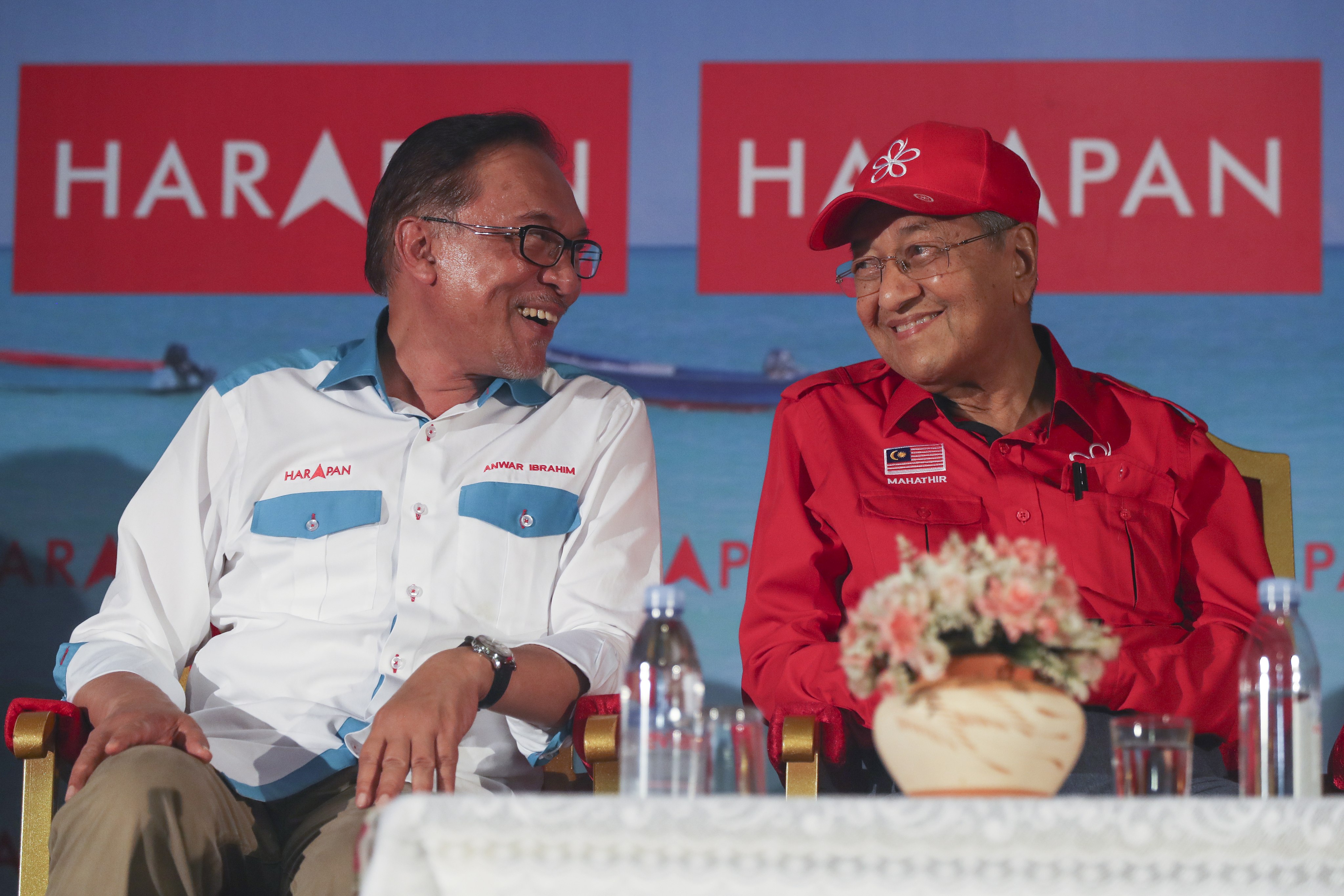 Anwar Ibrahim (left) and Mahathir Mohamad during a campaign event in October 2018. Photo: EPA-EFE