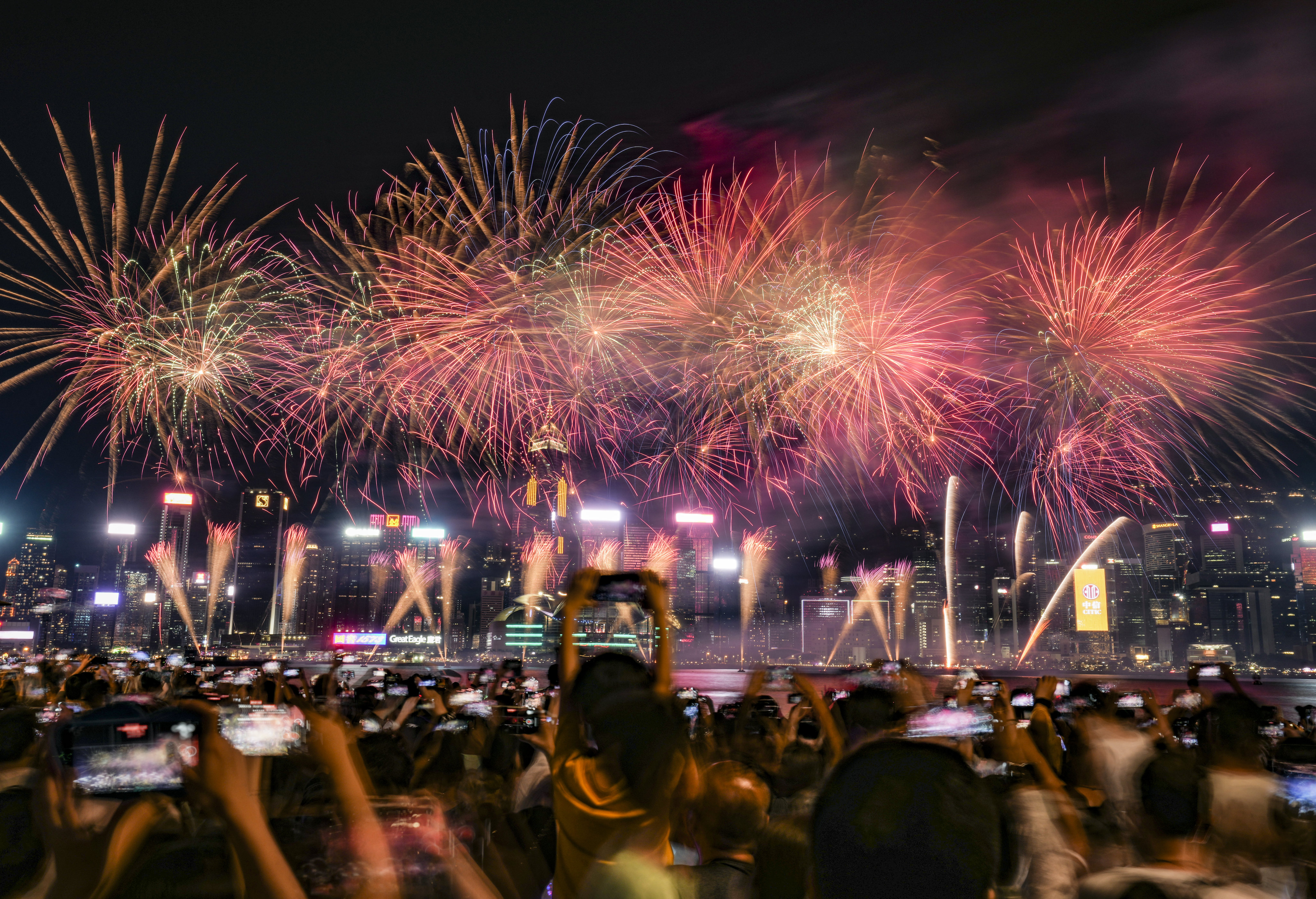 Hongkongers watch last year’s National Day fireworks. Photo: Elson LI