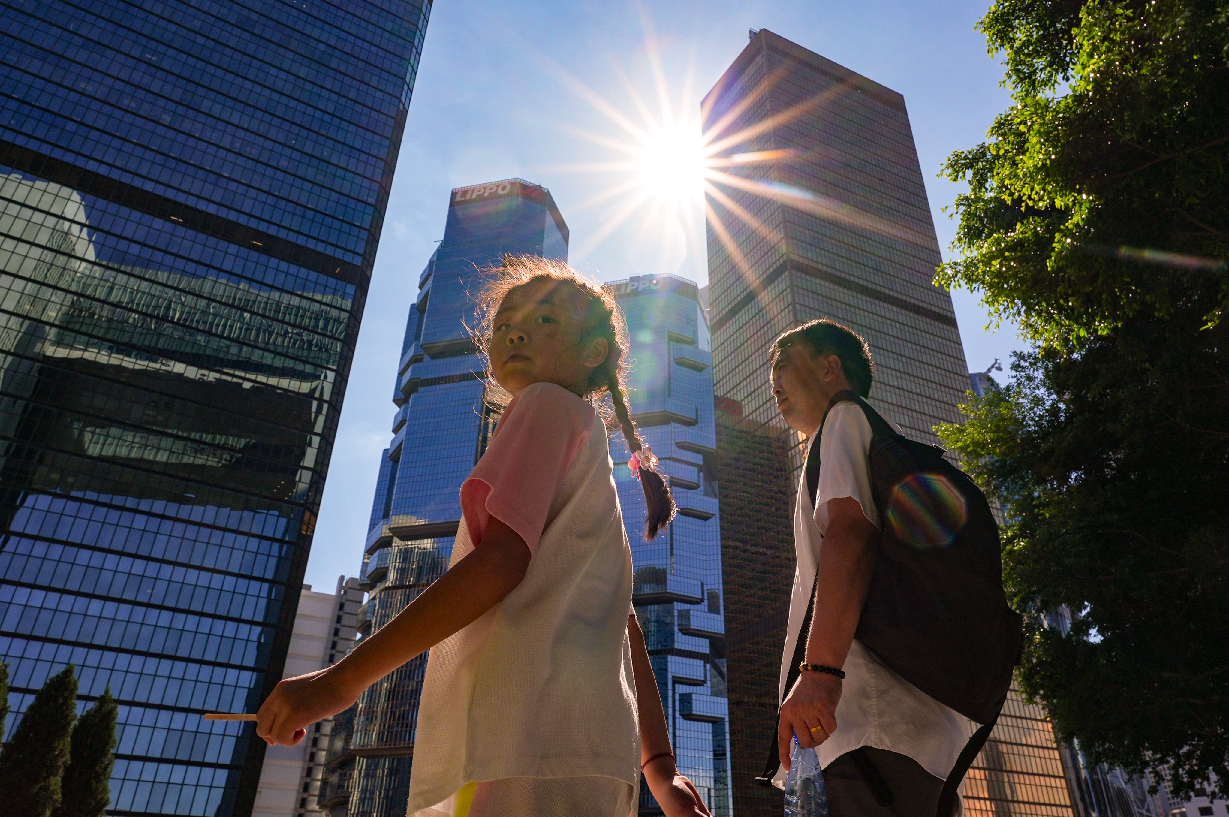 According to the forecast, the temperature in the city is expected to rise to 33 degrees Celsius on Tuesday. Photo: Eugene Lee