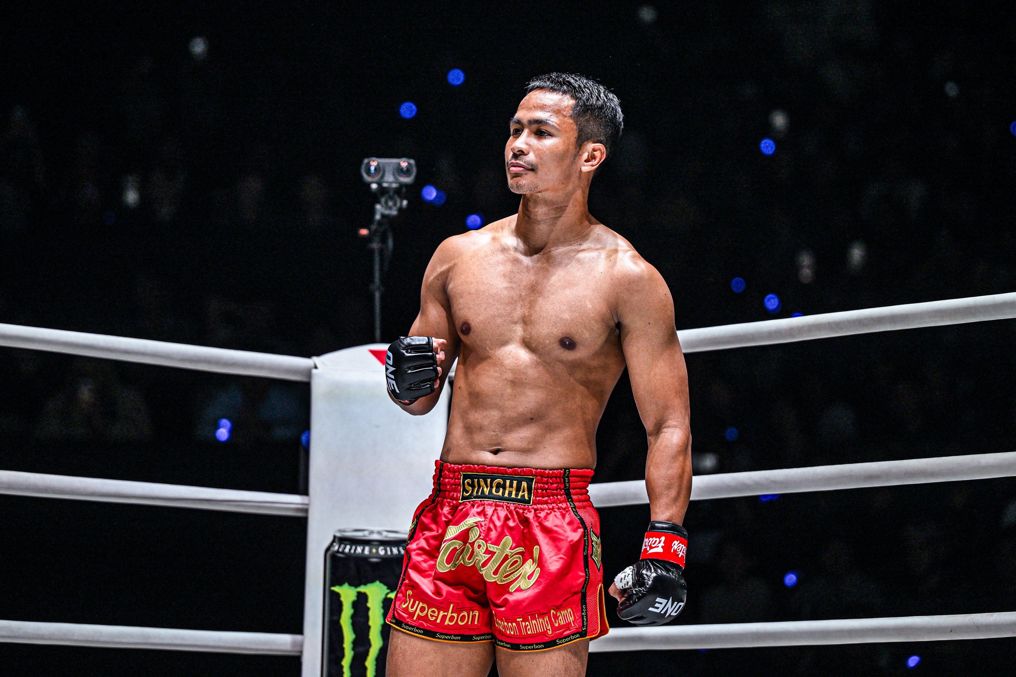 Superbon Singha Mawynn has called for a rematch with Tawanchai PKSaenchaigym after his brutal knockout over Jo Nattawut at ONE Friday Fights 81. Photo: ONE Championship