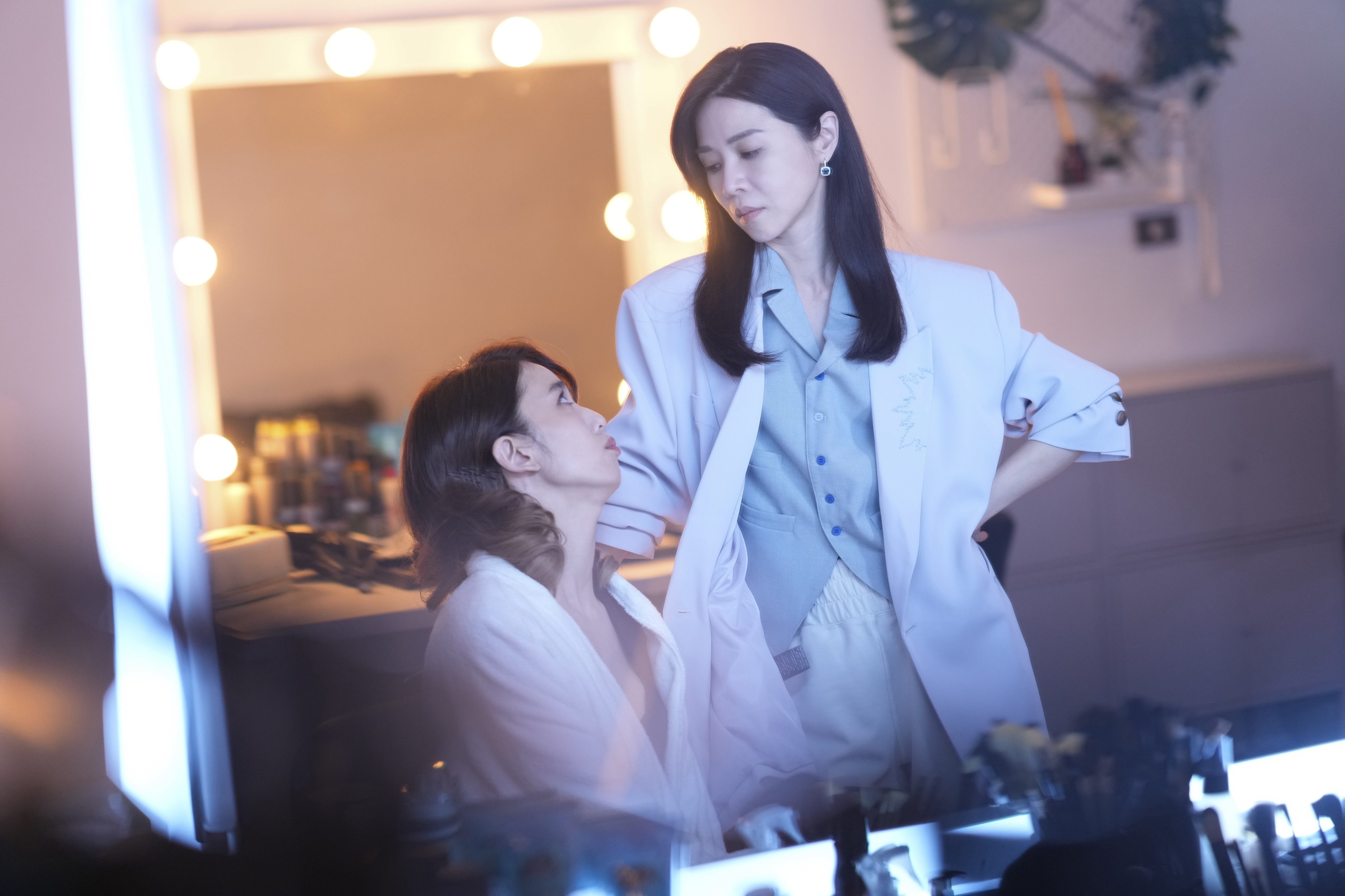 Annie Chen as Hsin-ni (left) and Hsieh Ying-xuan as Ya-chih in a still from Born for the Spotlight. Photo: Netflix