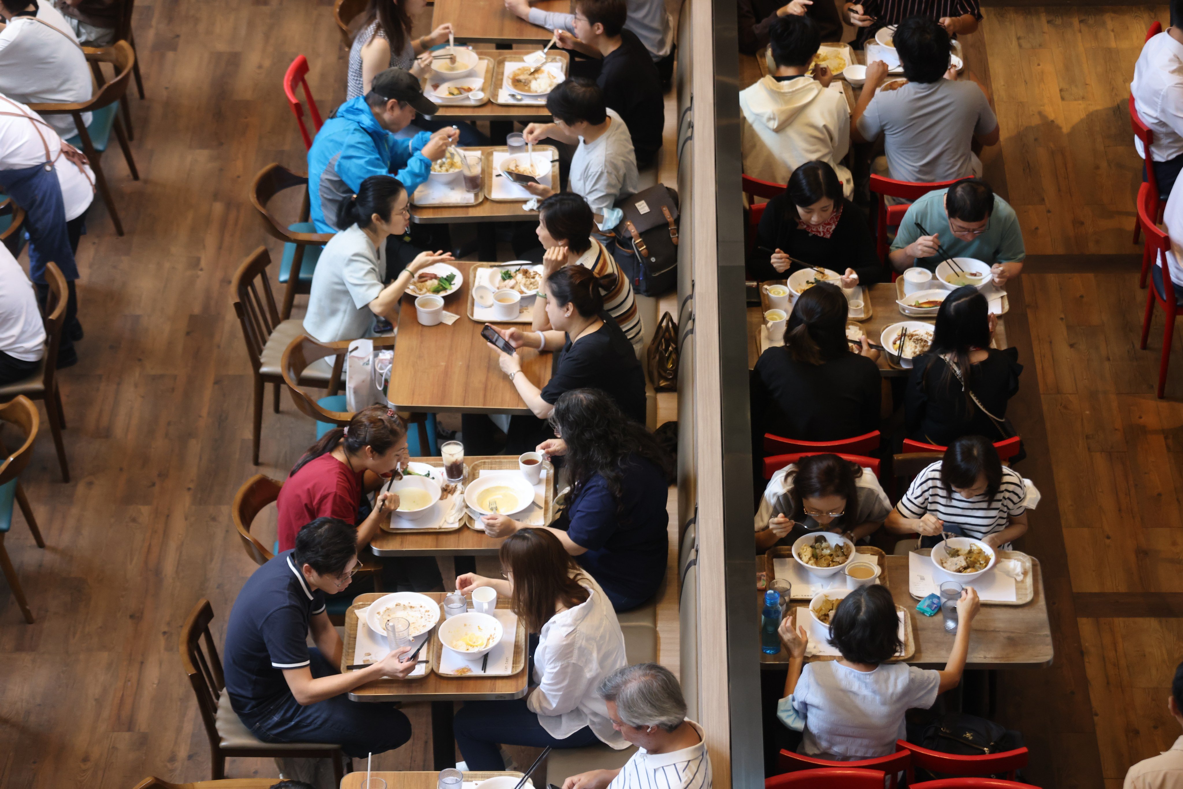 Hong Kong’s catering industry enjoyed a 10 to 15 per cent increase in business on Tuesday, an industry leader said. Photo: Jonathan Wong