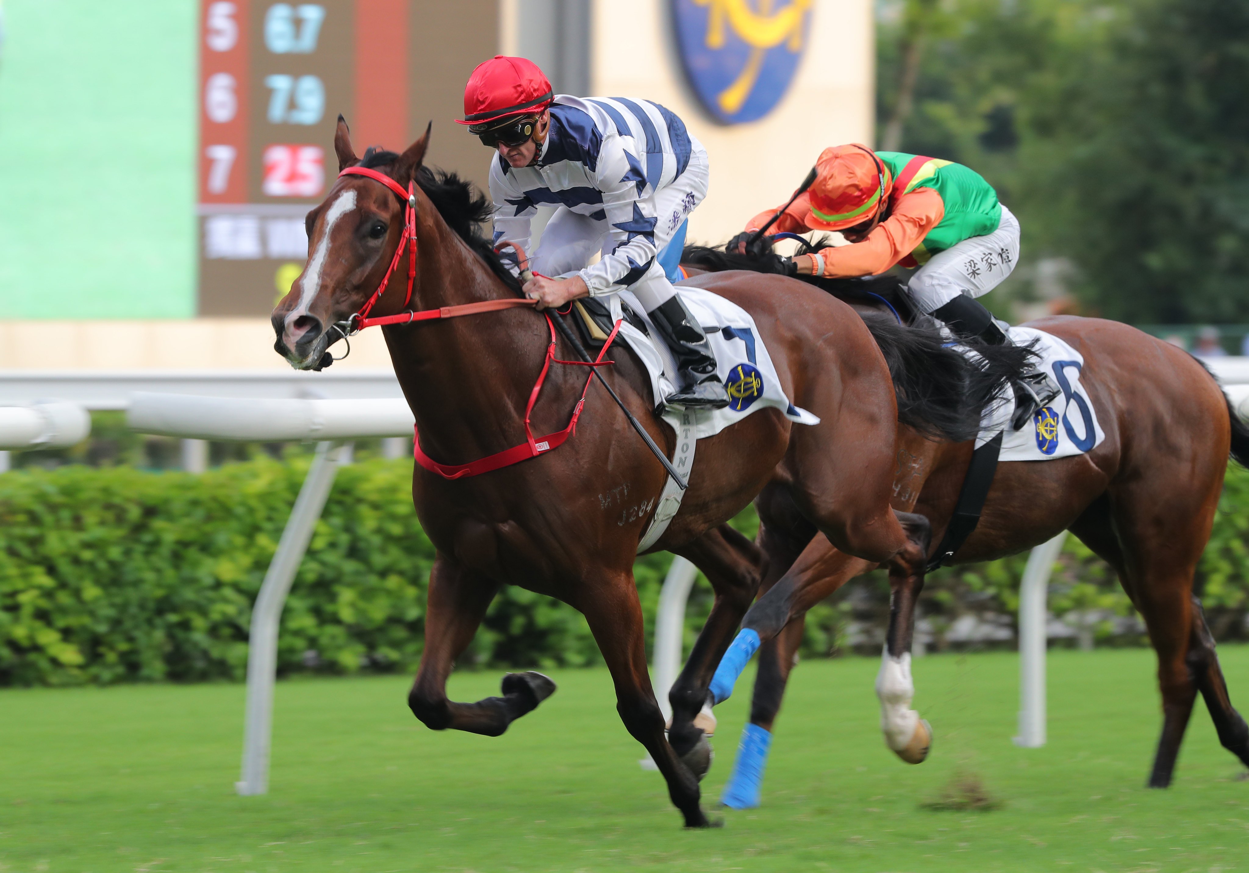 Packing Power cruises to victory for Zac Purton in his first Sha Tin start. Photos: Kenneth Chan