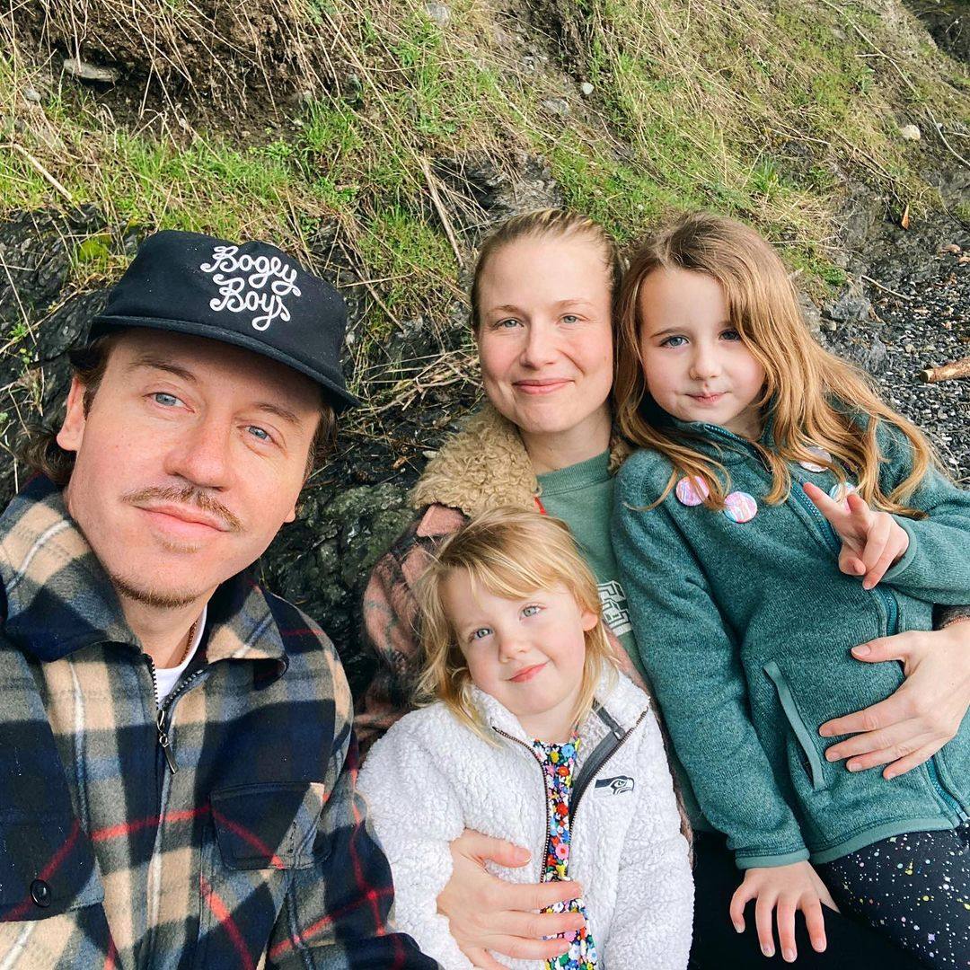 Macklemore with wife Tricia Davis and their two daughters in 2021. Photo: @macklemore/Instagram