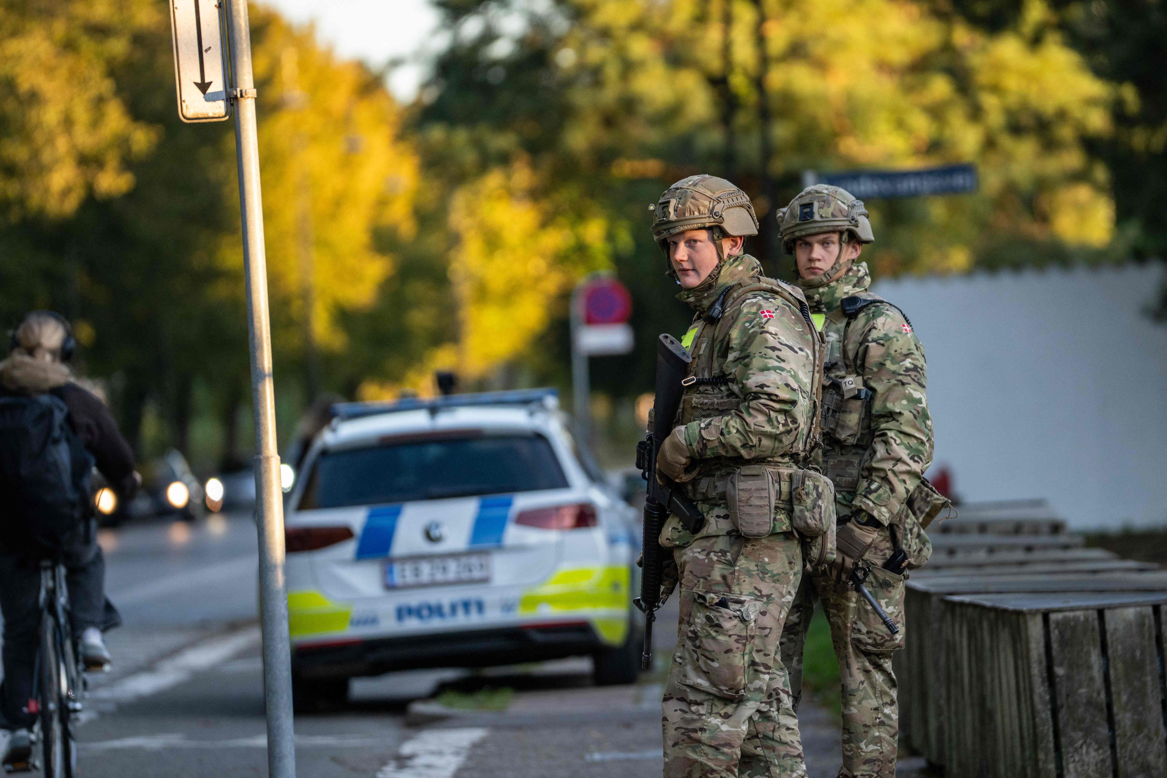 Military Police guard the perimeter of the Israeli embassy in Copenhagen, on October 2, 2024. Danish police said on Wednesday they were investigating two blasts that went off in an area near the Israeli embassy in the capital. (Photo by Emil HELMS / Ritzau Scanpix / AFP) / Denmark OUT