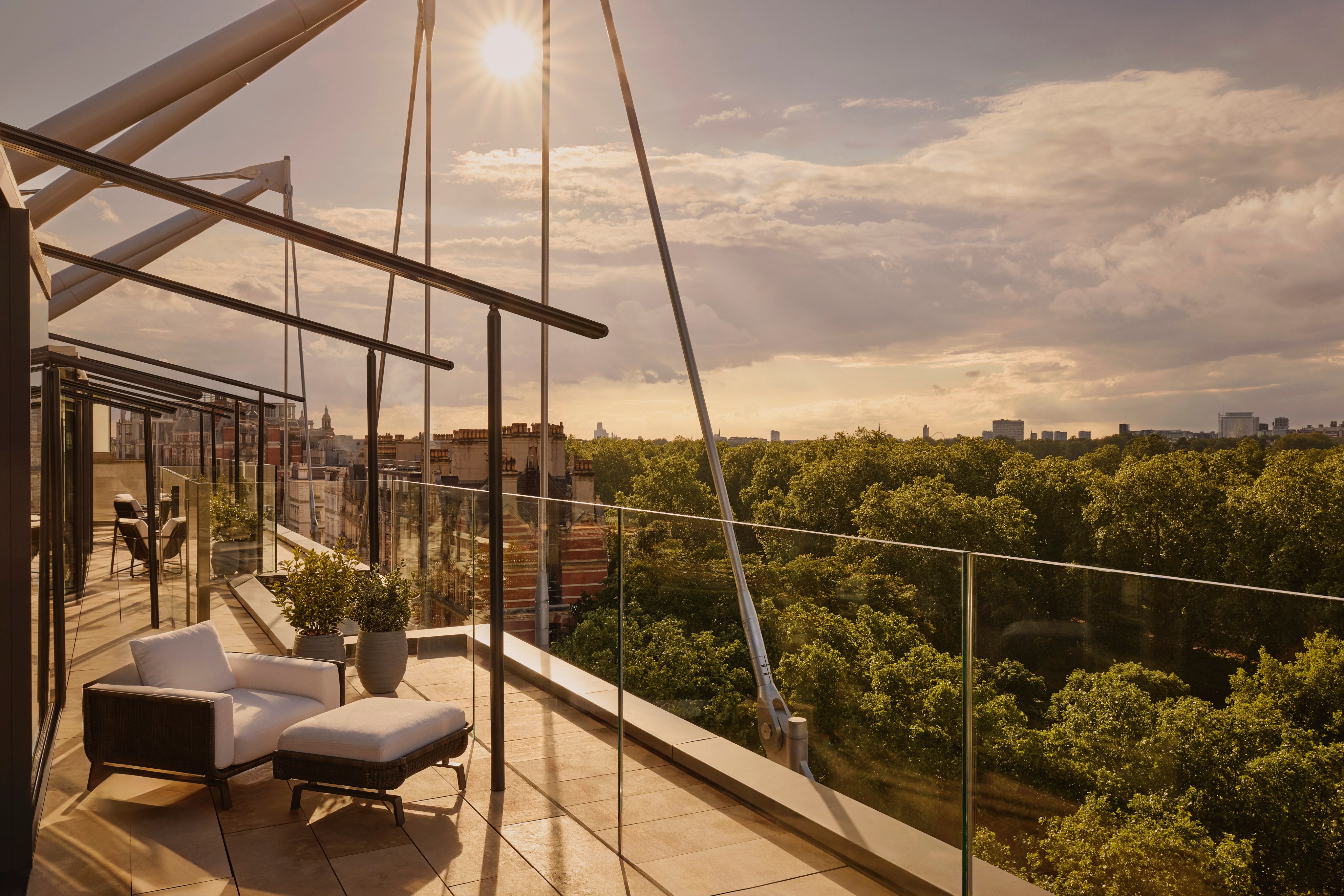 The Emory Penthouse, designed by Rigby & Rigby, overlooks London’s famous Hyde Park. Photos: Handout