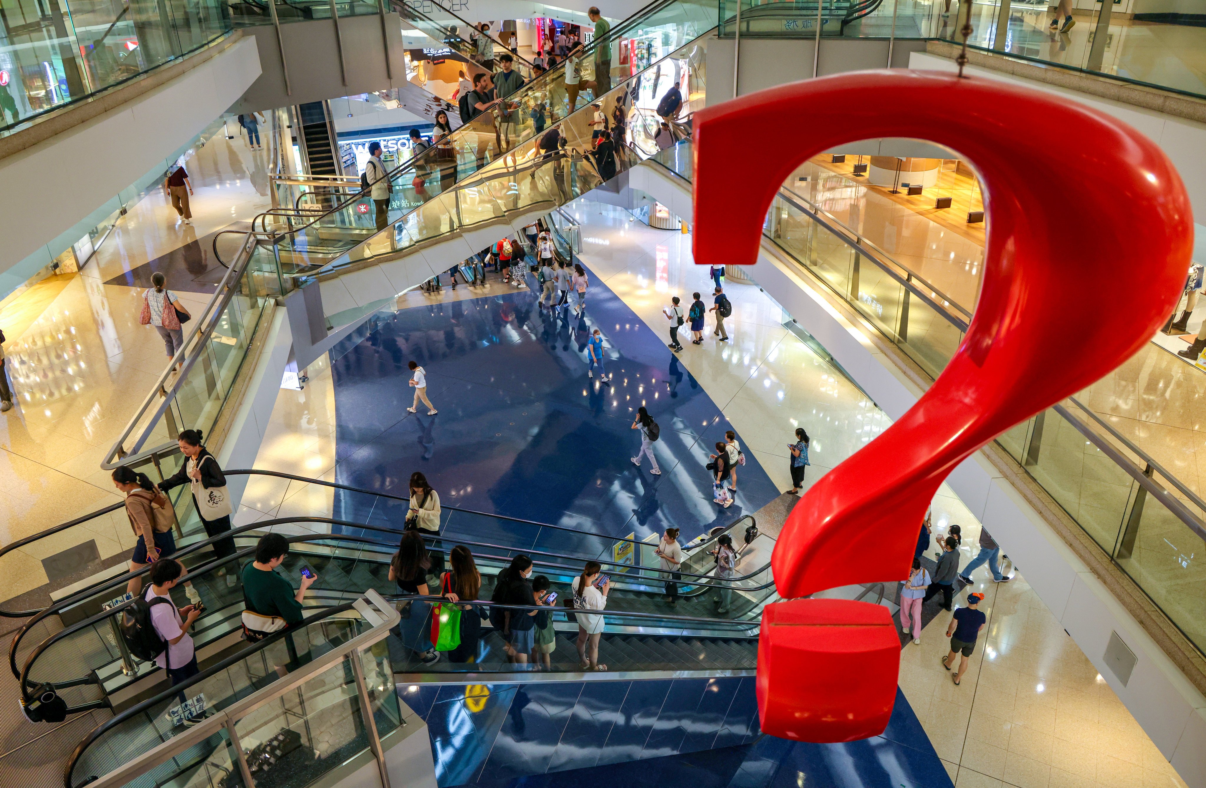 Retail firms are struggling with cash flow, a loss of business and an exodus of investors and patrons. Photo: Jelly Tse