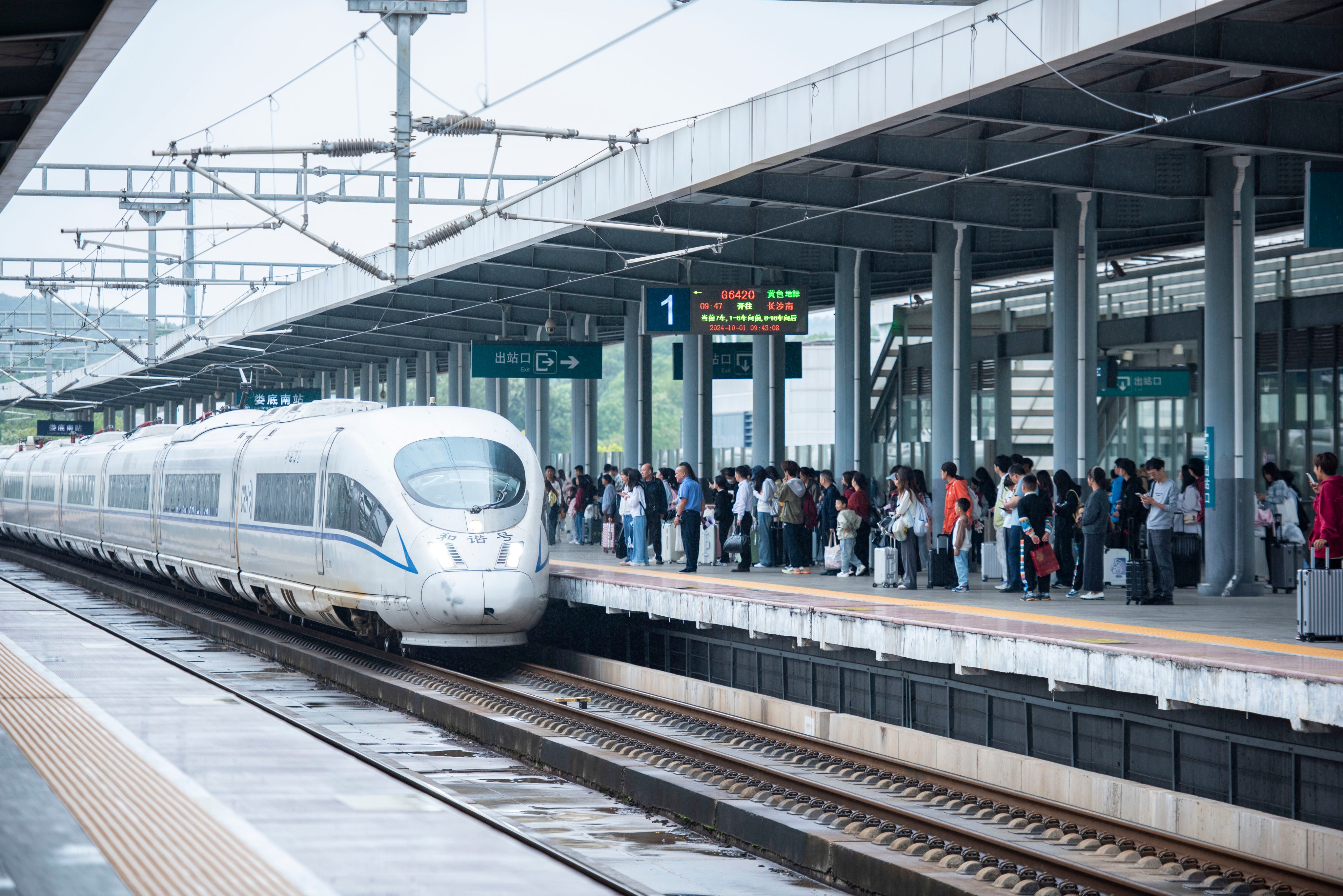 The share of Chinese urban residents with easy transport access has grown significantly over the past decade. Photo: Xinhua