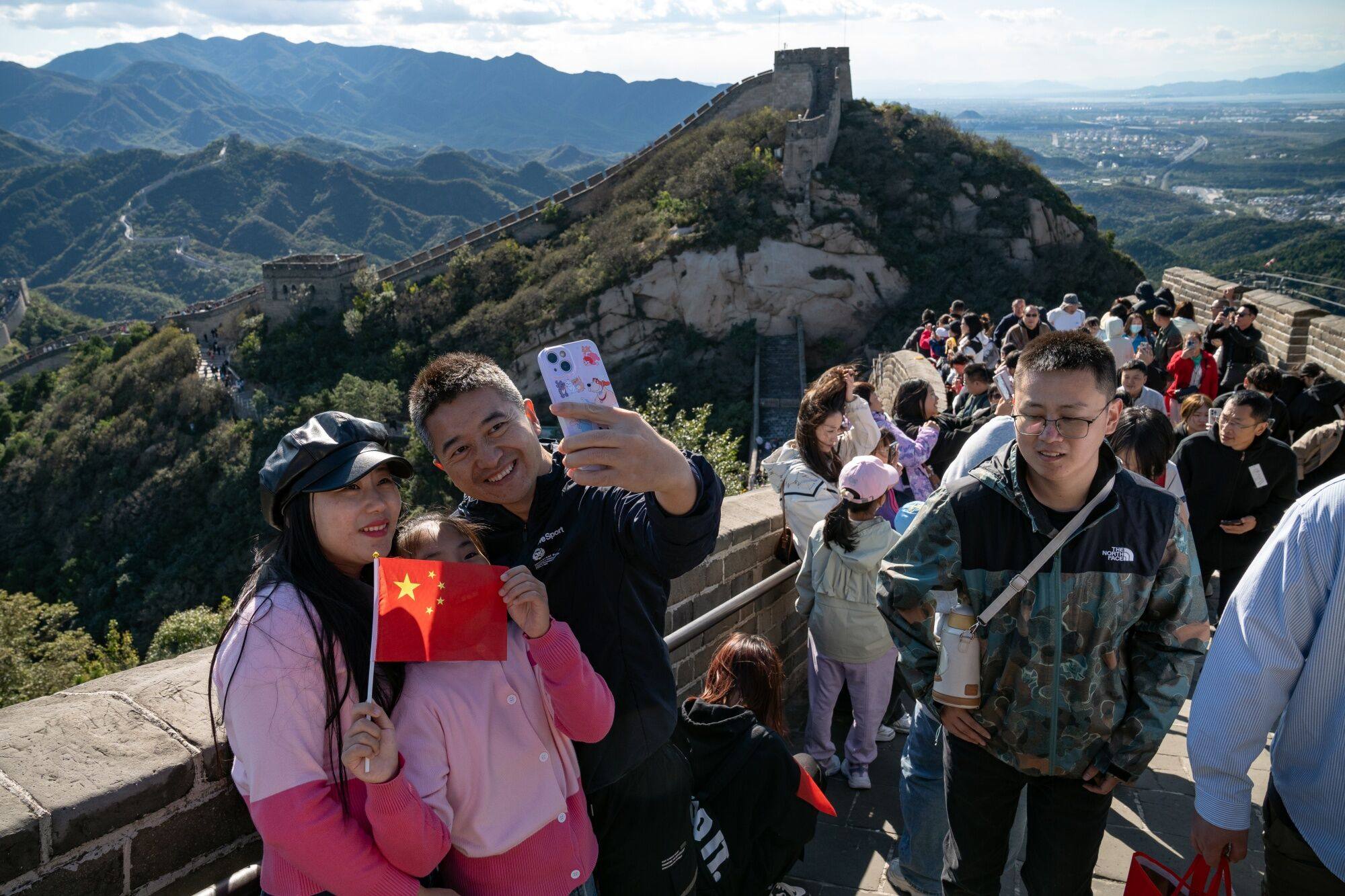 Visitors at the Badaling section of the Great Wall in Beijing. Photo: Bloomberg