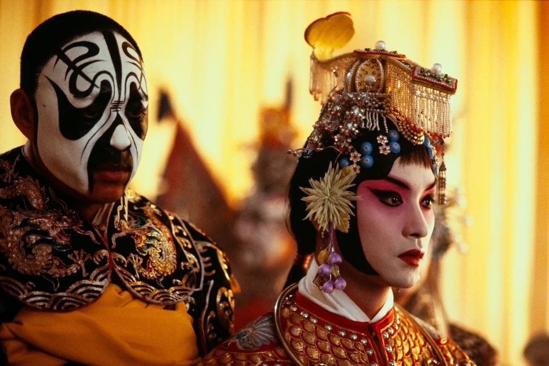 Zhang Fengyi (left) and Leslie Cheung in a still from Farewell My Concubine. Photo: Tomson Films