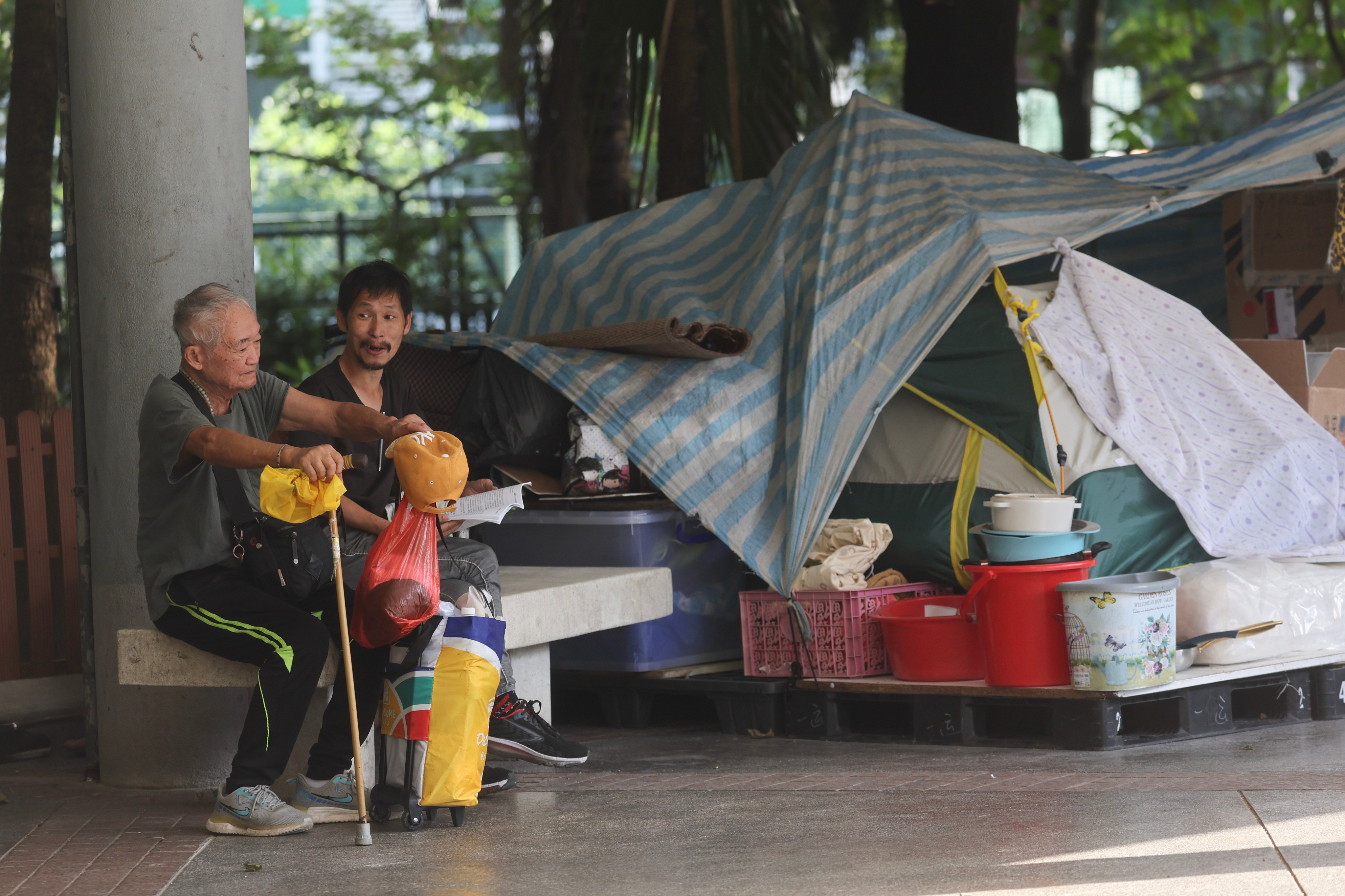 Growth in poverty in Hong Kong is linked to low-skilled workers losing their jobs after the pandemic, an expert says. Photo: Edmond So