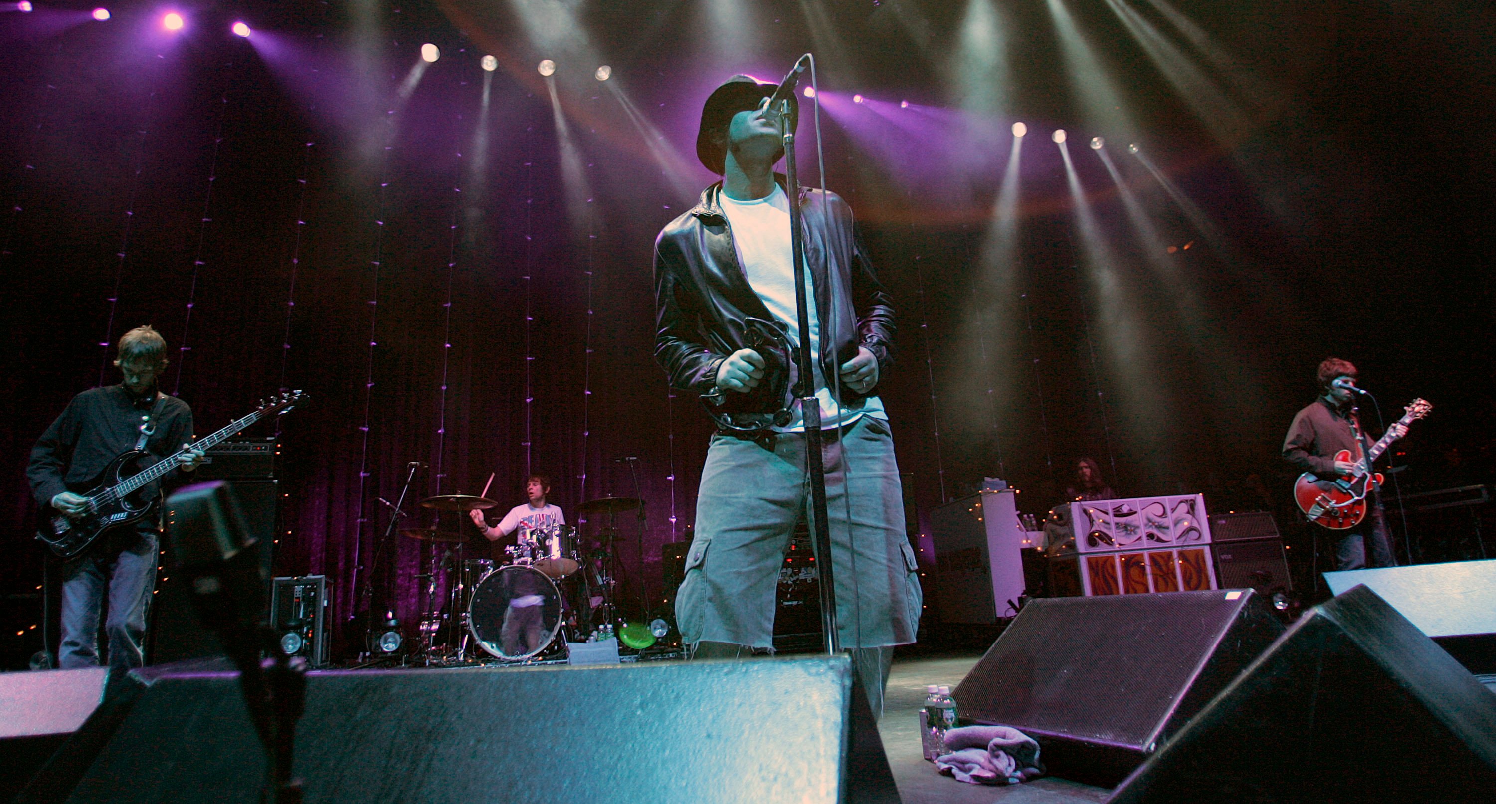 The British rock band Oasis performs in Massachusetts, US, in 2005. Photo: AP