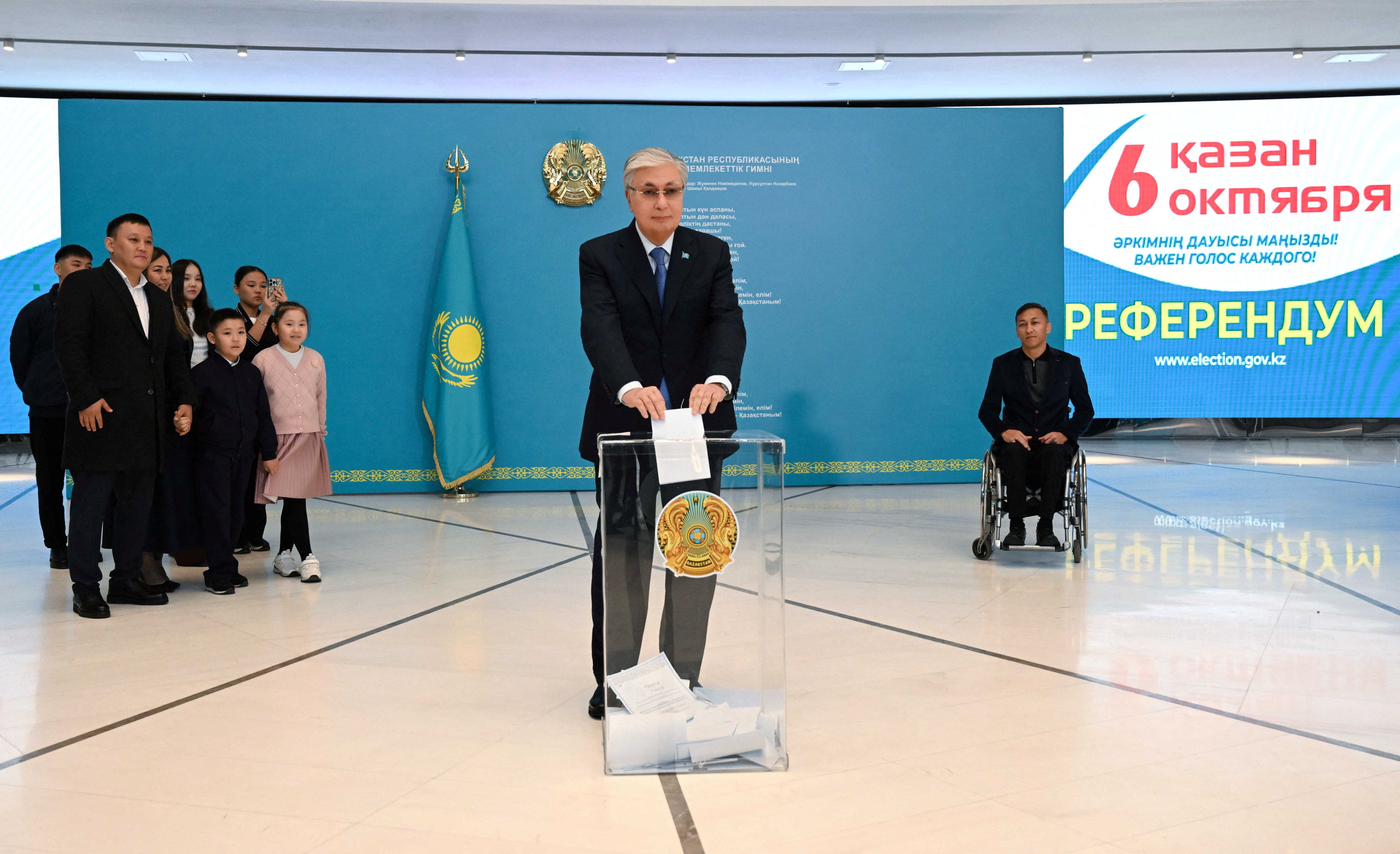 Kazakh President Kassym-Jomart Tokayev casts his vote during a referendum on the construction of a nuclear power plant in Kazakhstan. Photo: Reuters