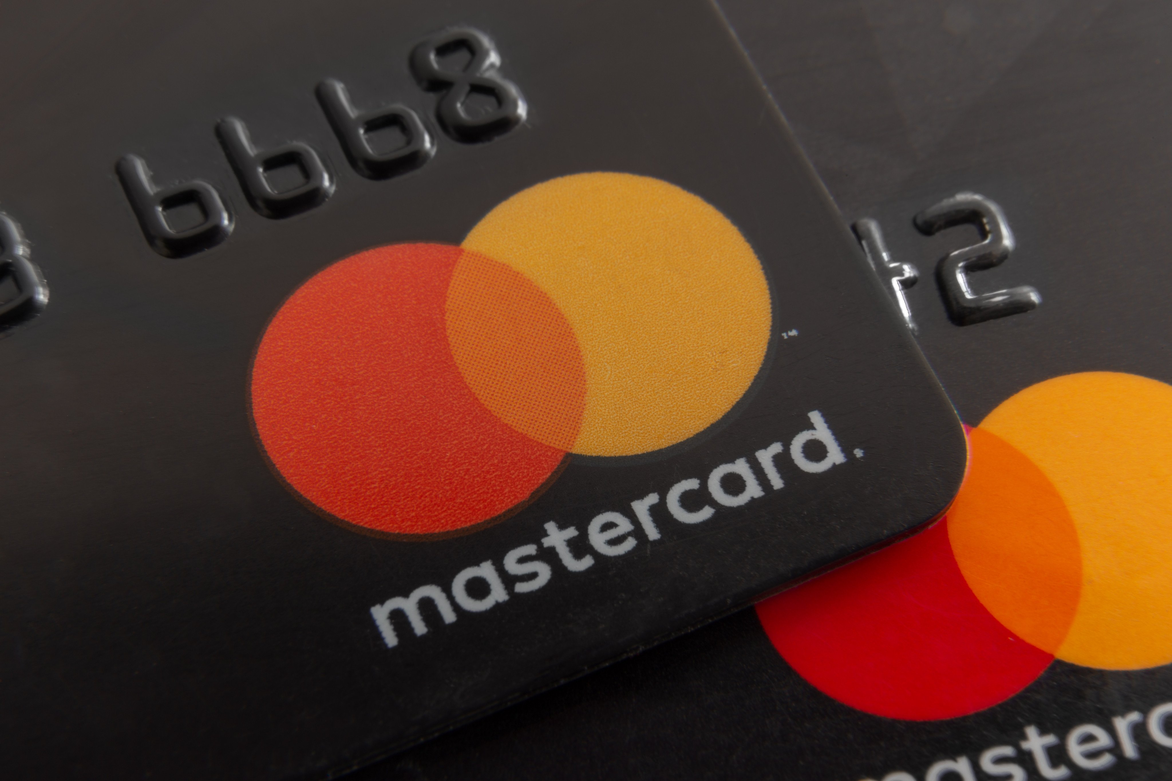 Mastercard says Asia-Pacific consumers carefully consider how payment decisions can earn them points, rewards, and discounts. Photo: Shutterstock