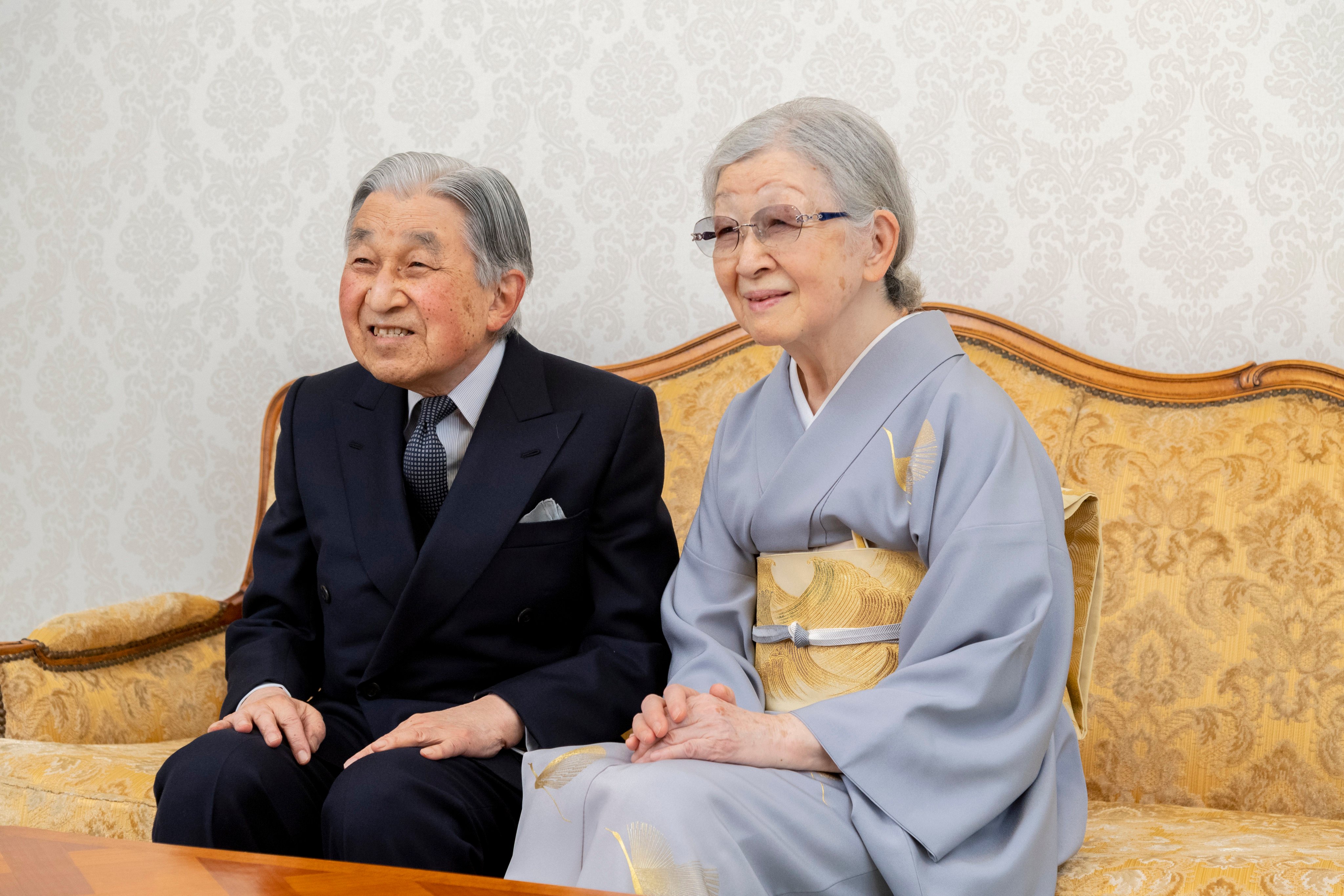 Japan’s Emperor Emeritus Akihito and Empress Emerita Michiko pose for a photograph ahead of the New Year, at their residence in Tokyo on December 13, 2021. Photo: Imperial Household Agency of Japan via AP