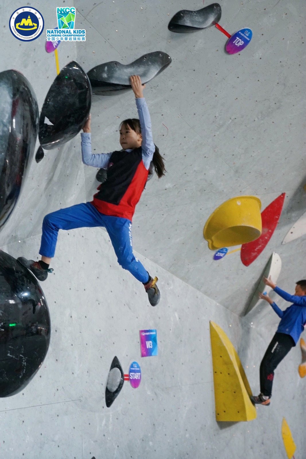 Veronica Chik won the boulder-and-lead combined competition for her age category. Photo: Chinese Mountaineering Association