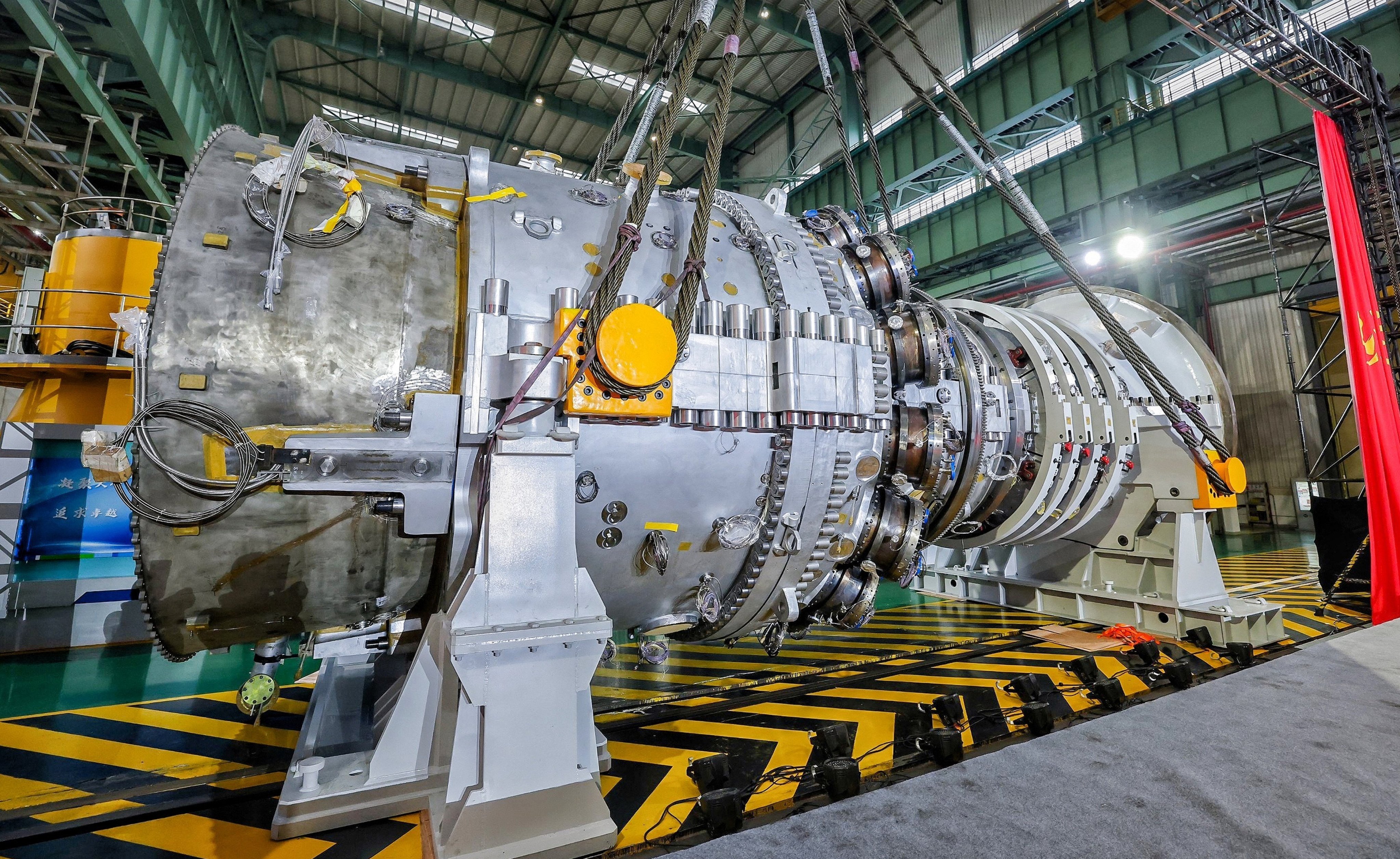 The heavy-duty gas turbine developed by China United Heavy-Duty Gas Turbine Technology has an operating temperature of around 1,400 degrees Celsius and a capacity of 300MW. Photo: CCTV