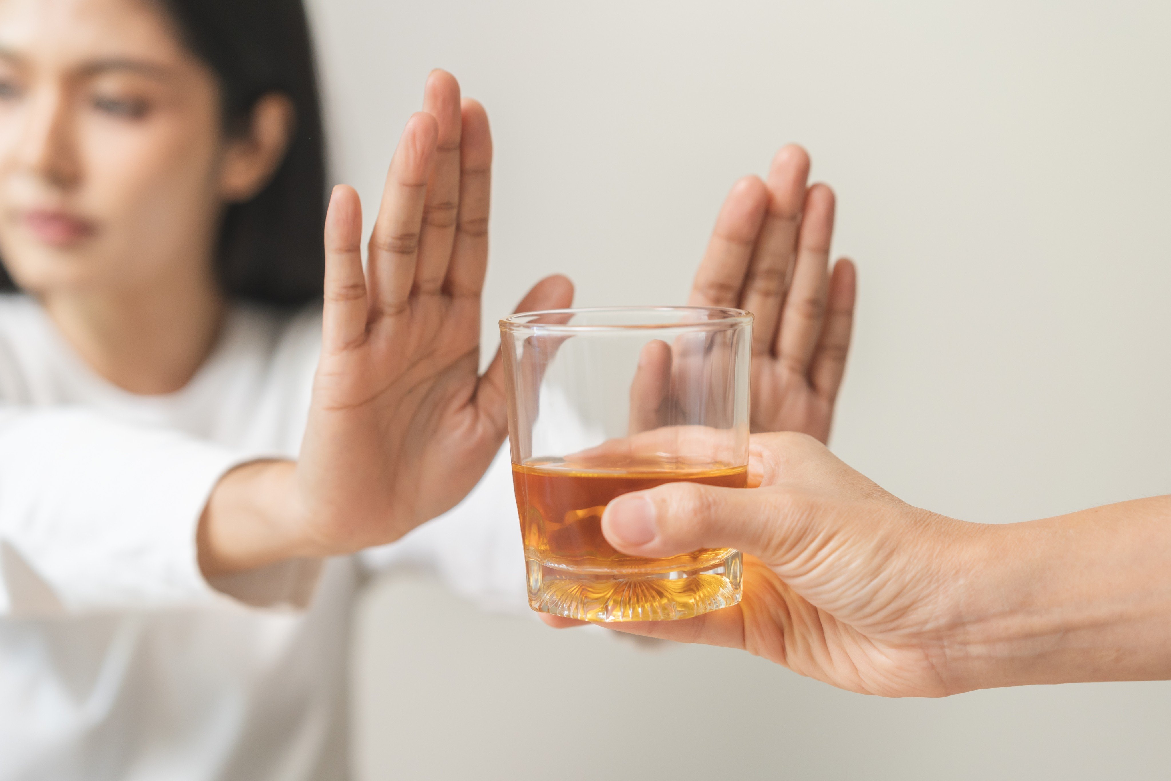 Too much alcohol causes damage to your heart, even if you are young and healthy, a new study suggests. Photo: Shutterstock