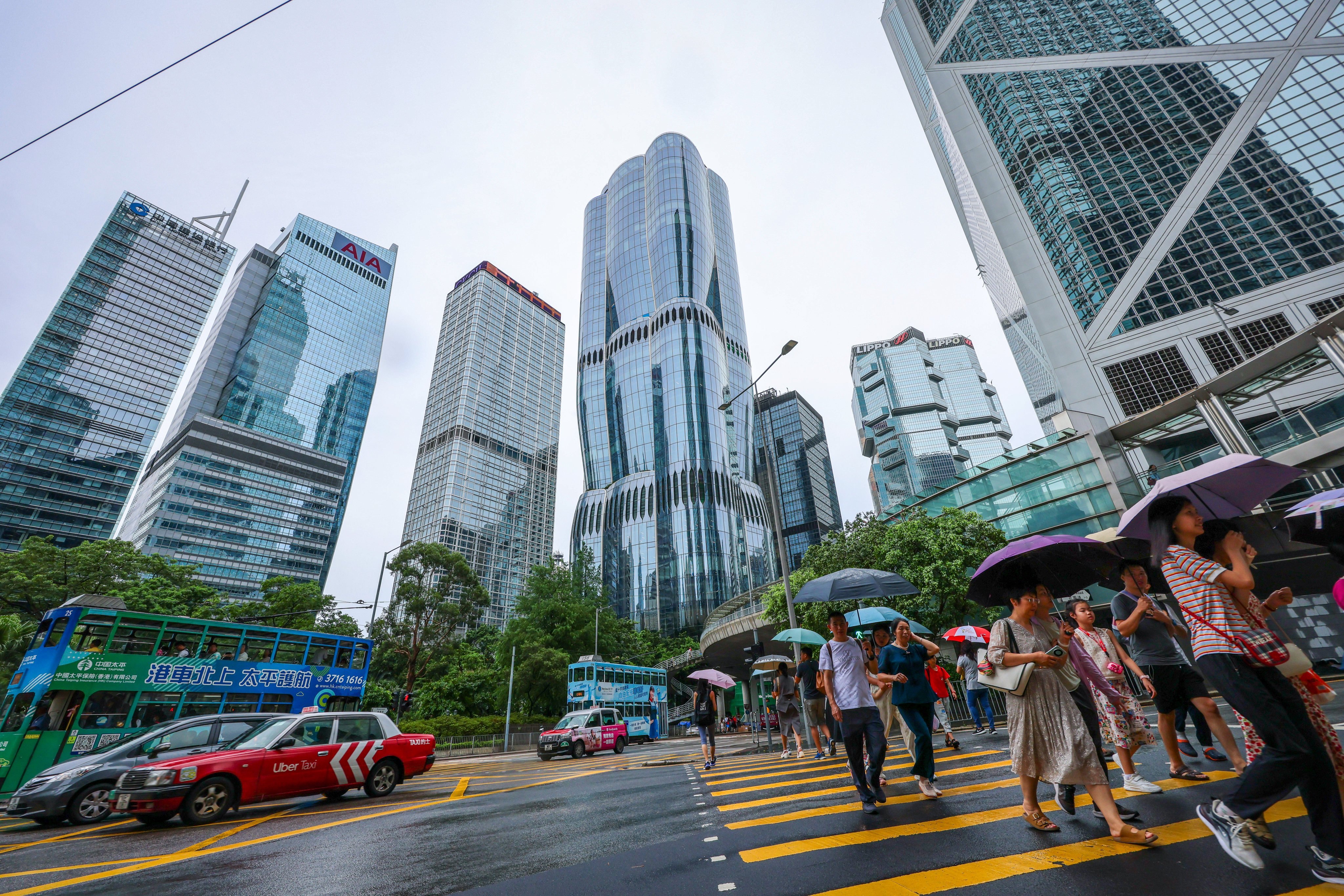 The study found 36 per cent of employers in Hong Kong offered flexible work schedules while the figure for Singapore was 36.4 per cent. Photo: Jelly Tse