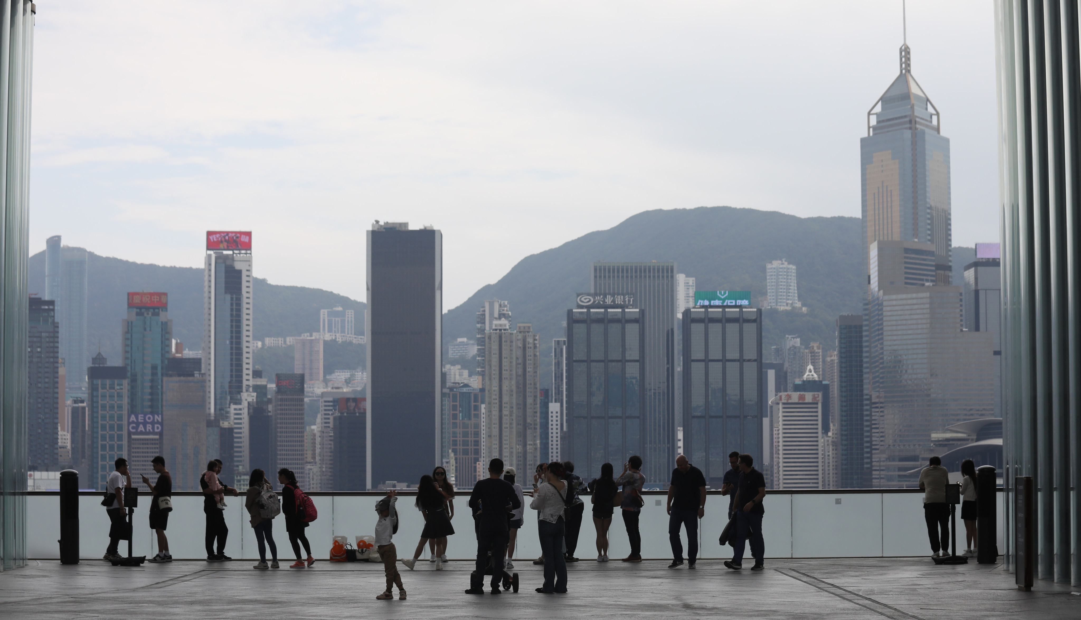 Data from the Companies Registry indicated a growing trend of businesses shutting down over the last two years – 88,232 in 2022, 94,002 for last year and 76,707 in the first eight months of 2024. Photo: Xiaomei Chen