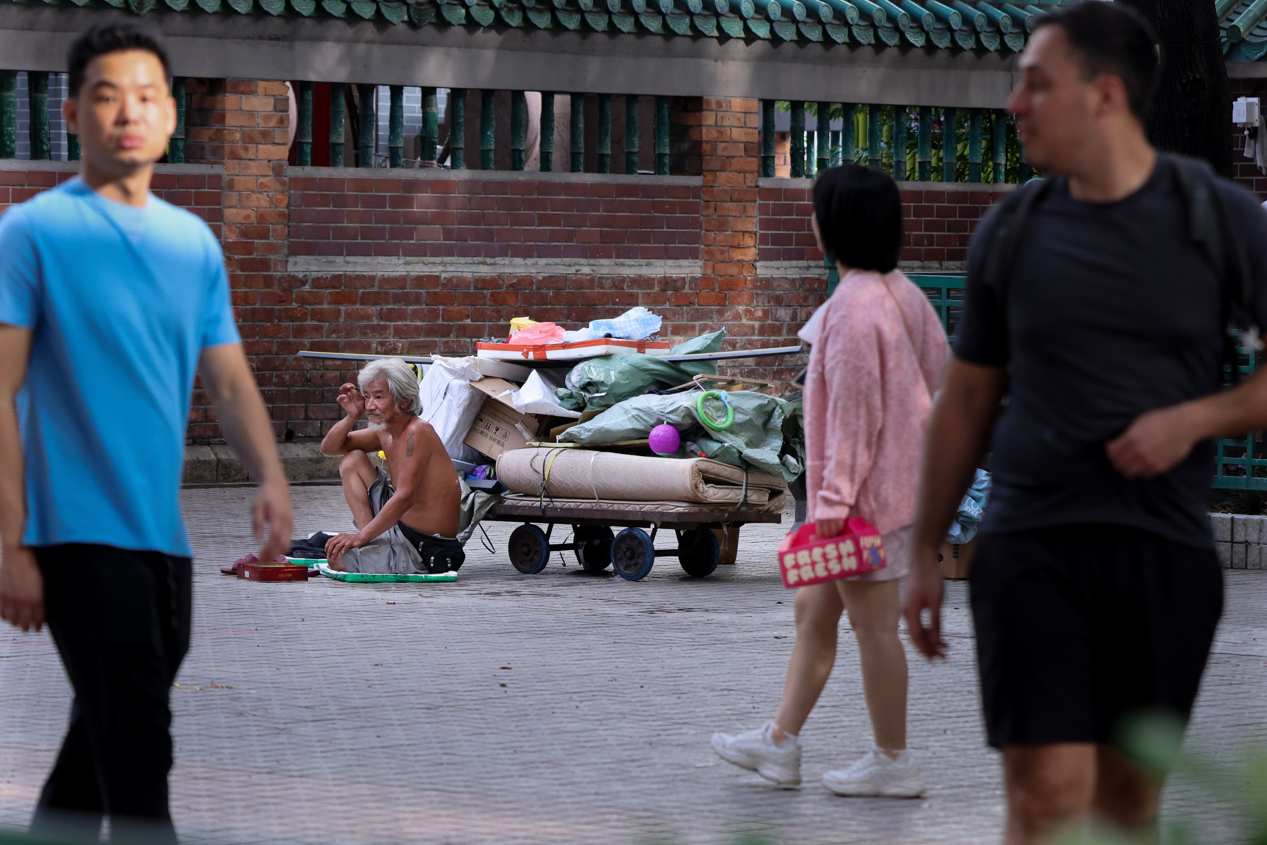 A homeless man in Yau Ma Tei on October 5. Chief Executive John Lee should take careful note of Oxfam’s latest report on poverty and inequality in Hong Kong. Photo: Nora Tam