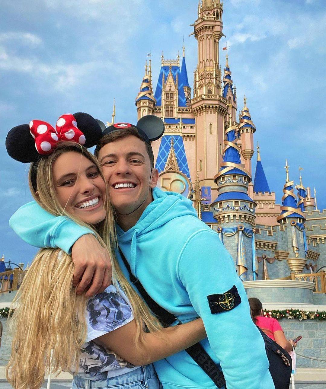 Guaynaa and Lele Pons pictured at Disneyworld. Photo: @lelepons/Instagram