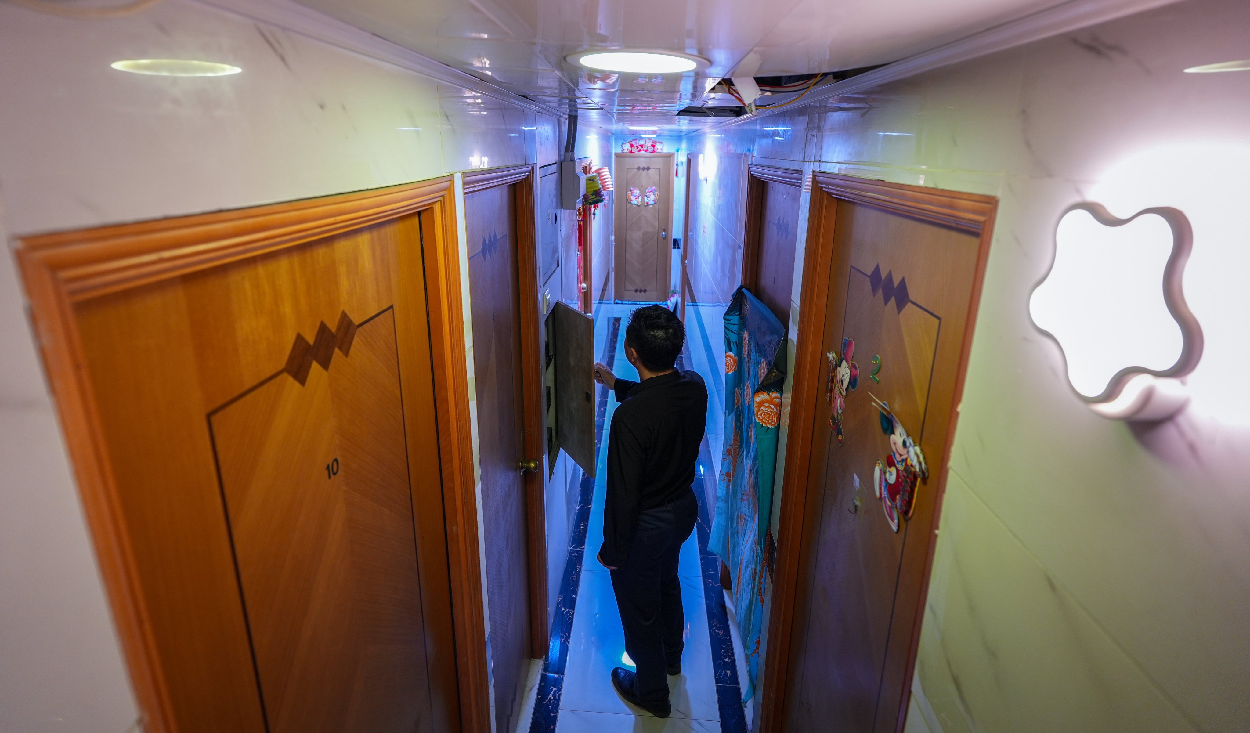 Subdivided flats in Cheung Sha Wan. According to census figures from 2021, Hong Kong has 108,200 subdivided flats, 17 per cent more than the 92,700 recorded in 2016. Photo: Eugene Lee