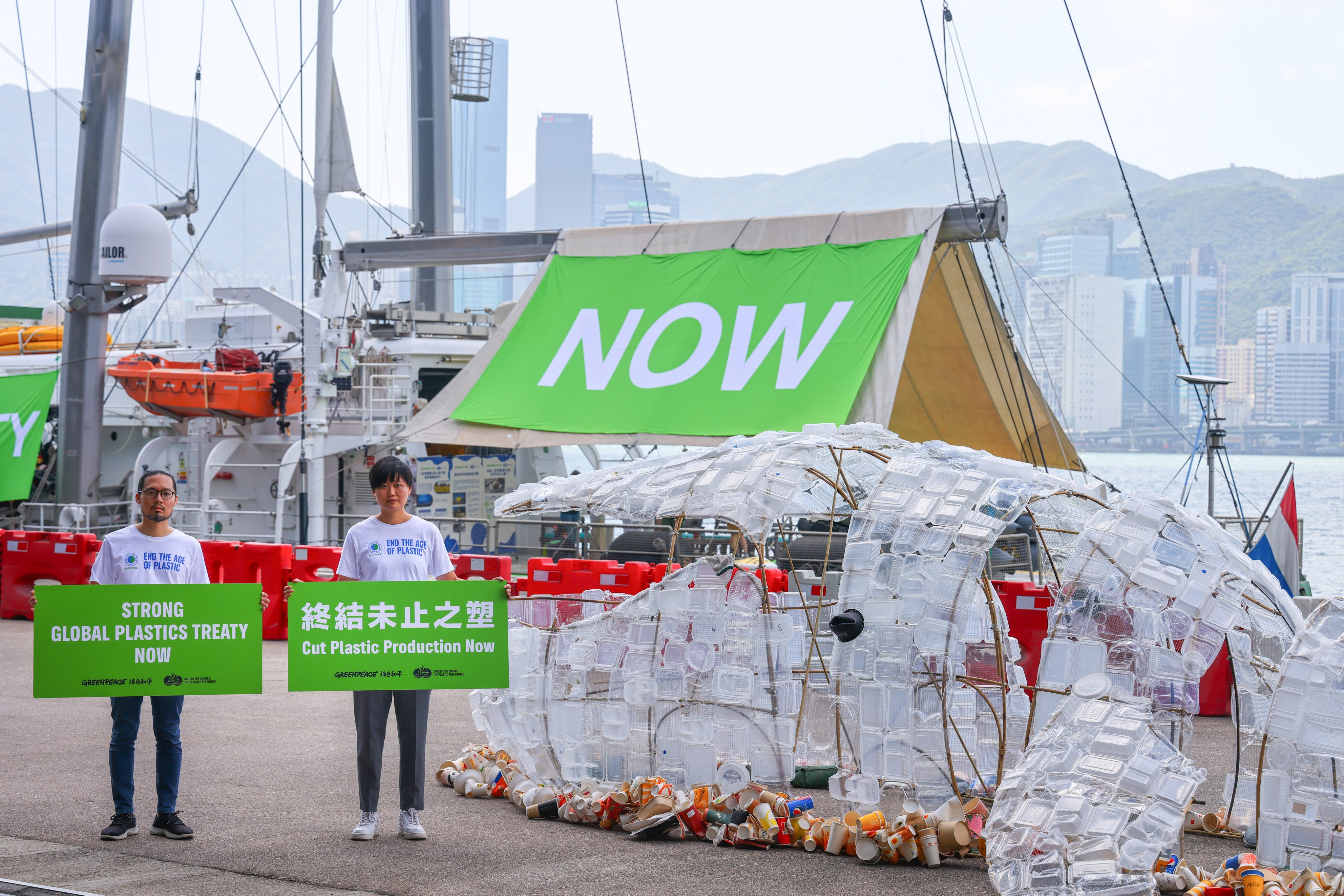 Campaigner Leanne Tam (right) has urged on the government to set a specific target for plastic reduction or recycling under a producer responsibility scheme. Photo: Dickson Lee