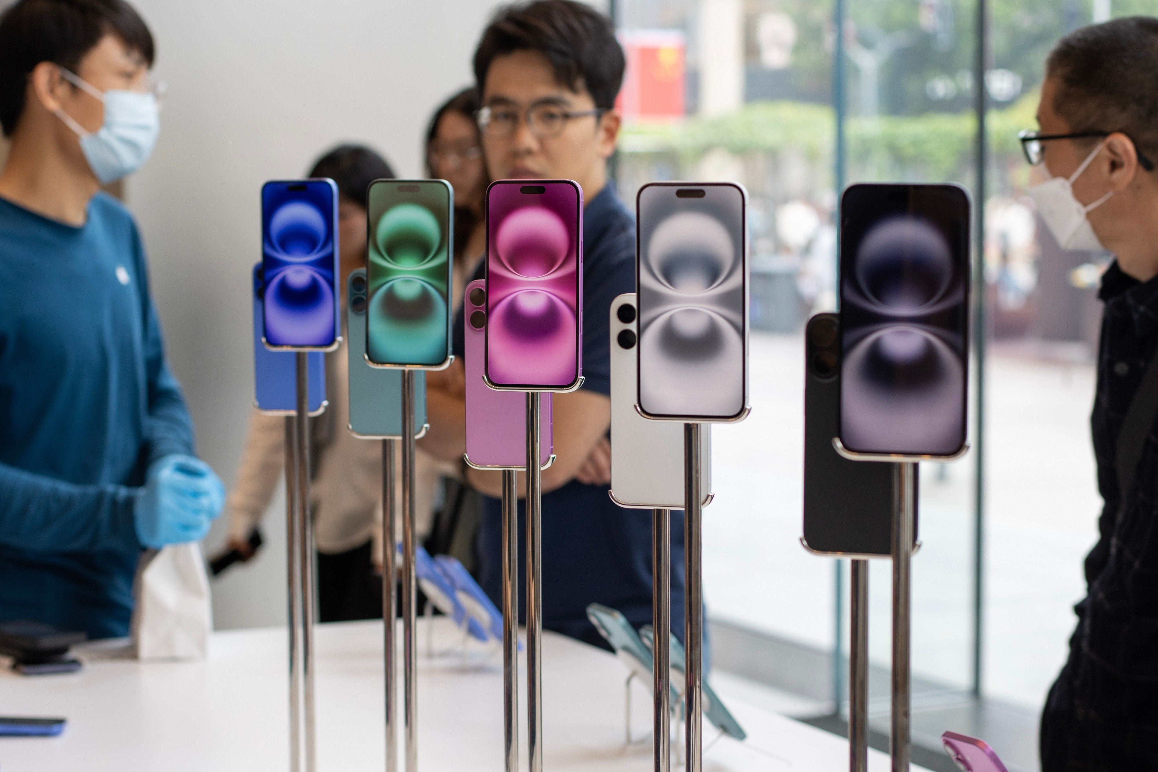 The iPhone 16 series on display at an Apple Store in Shanghai. Photo: Shutterstock