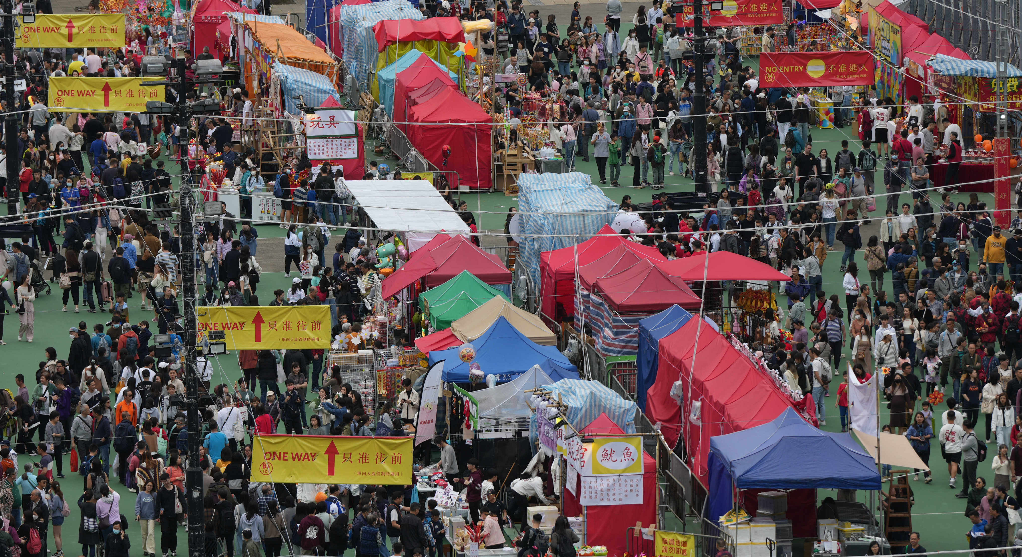 The highest price for regular 4.5 square metre stalls stood at HK$20,000, with three going for the starting price of HK$8,540. Photo: Eugene Lee