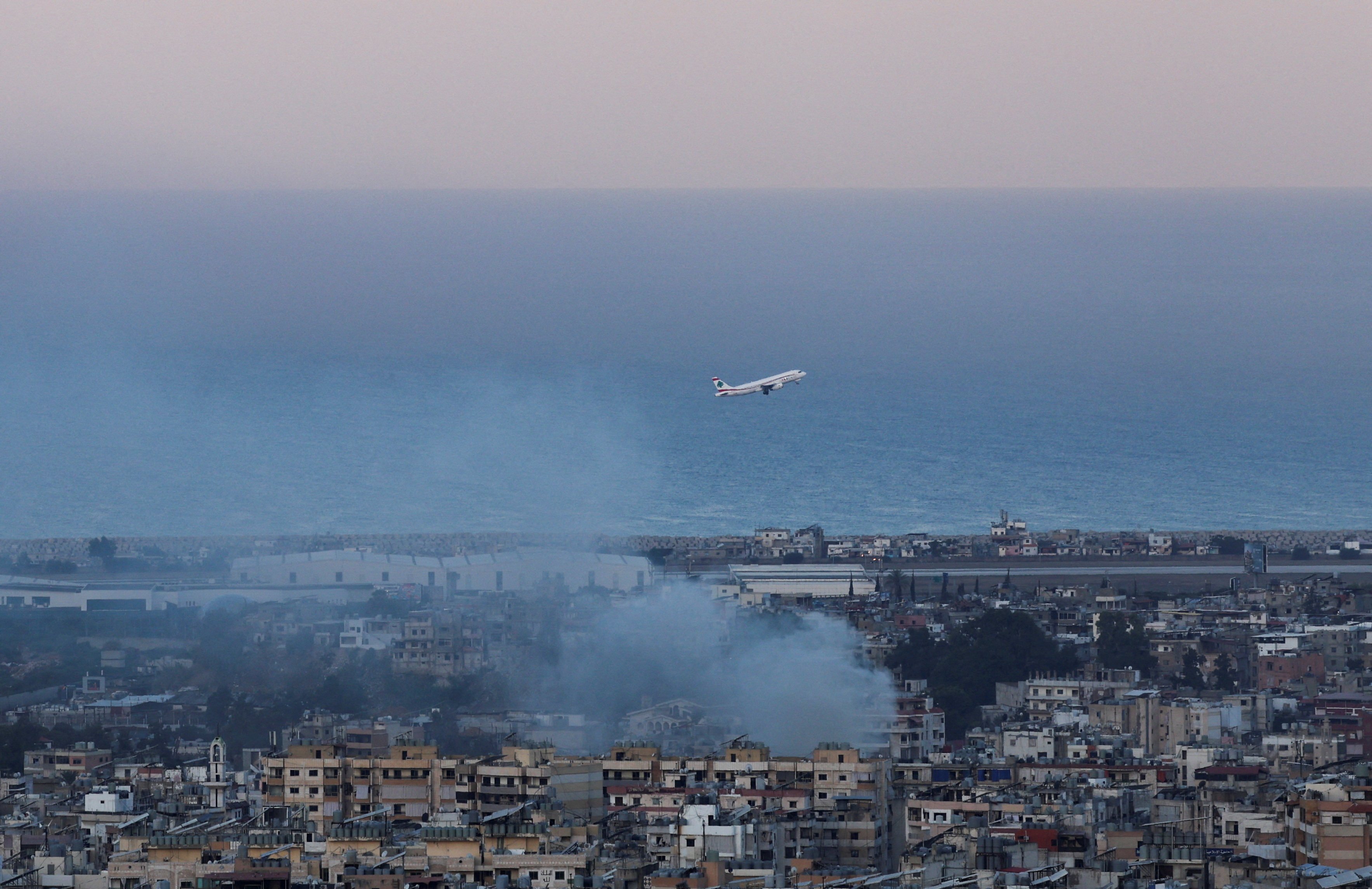 A Lebanese Middle East Airlines (MEA) plane takes off from Beirut-Rafic Hariri International Airport. Photo: Reuters