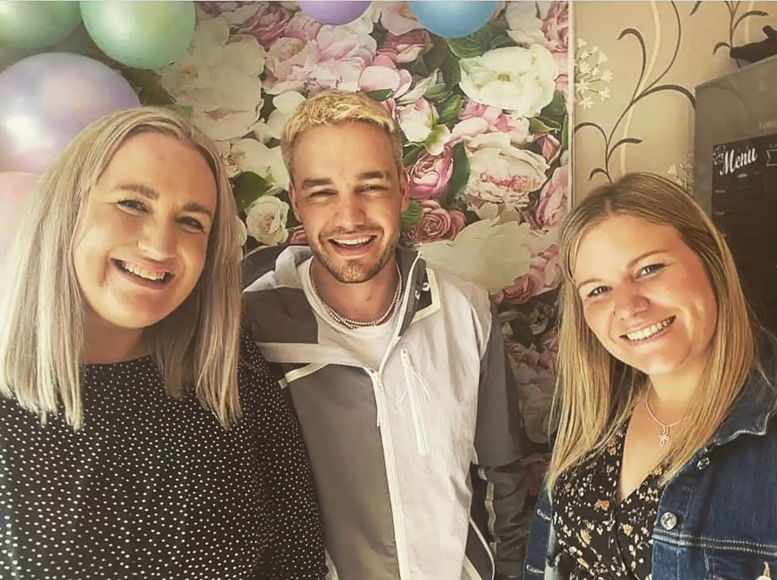 Liam Payne with his sisters Nicola and Ruth in happier times. Photo: @roo0990/Instagram 