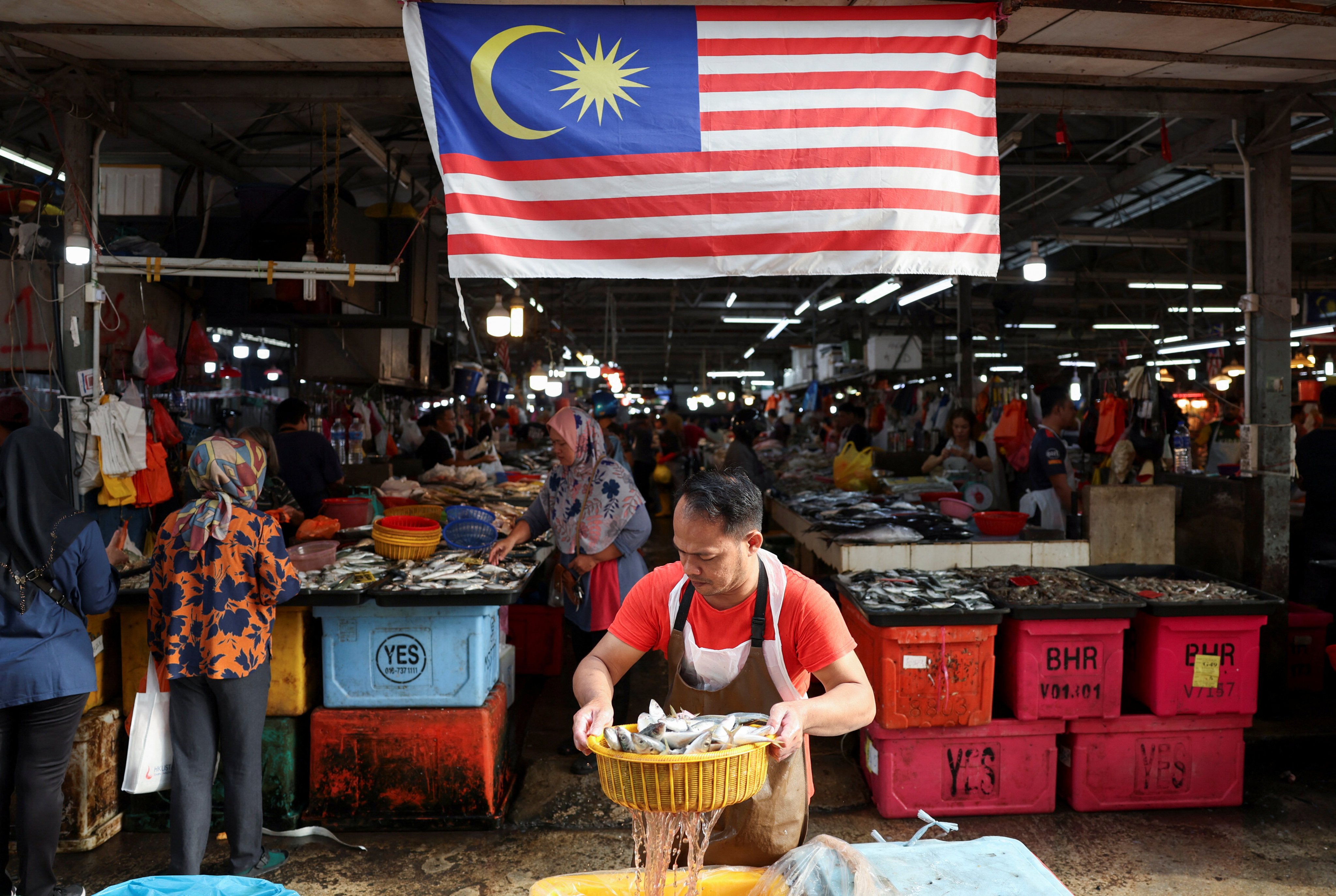 Malaysia’s move to narrow the government’s fiscal deficit could trigger a surge in inflation. Photo: Reuters